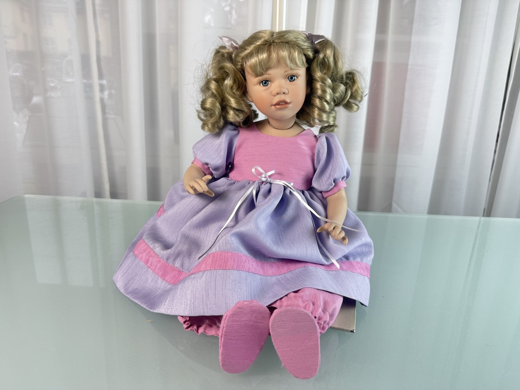 Künstlerpuppe Christine Orange  Porzellan Künstlerpuppe Puppe 45 cm. Top Zustand  