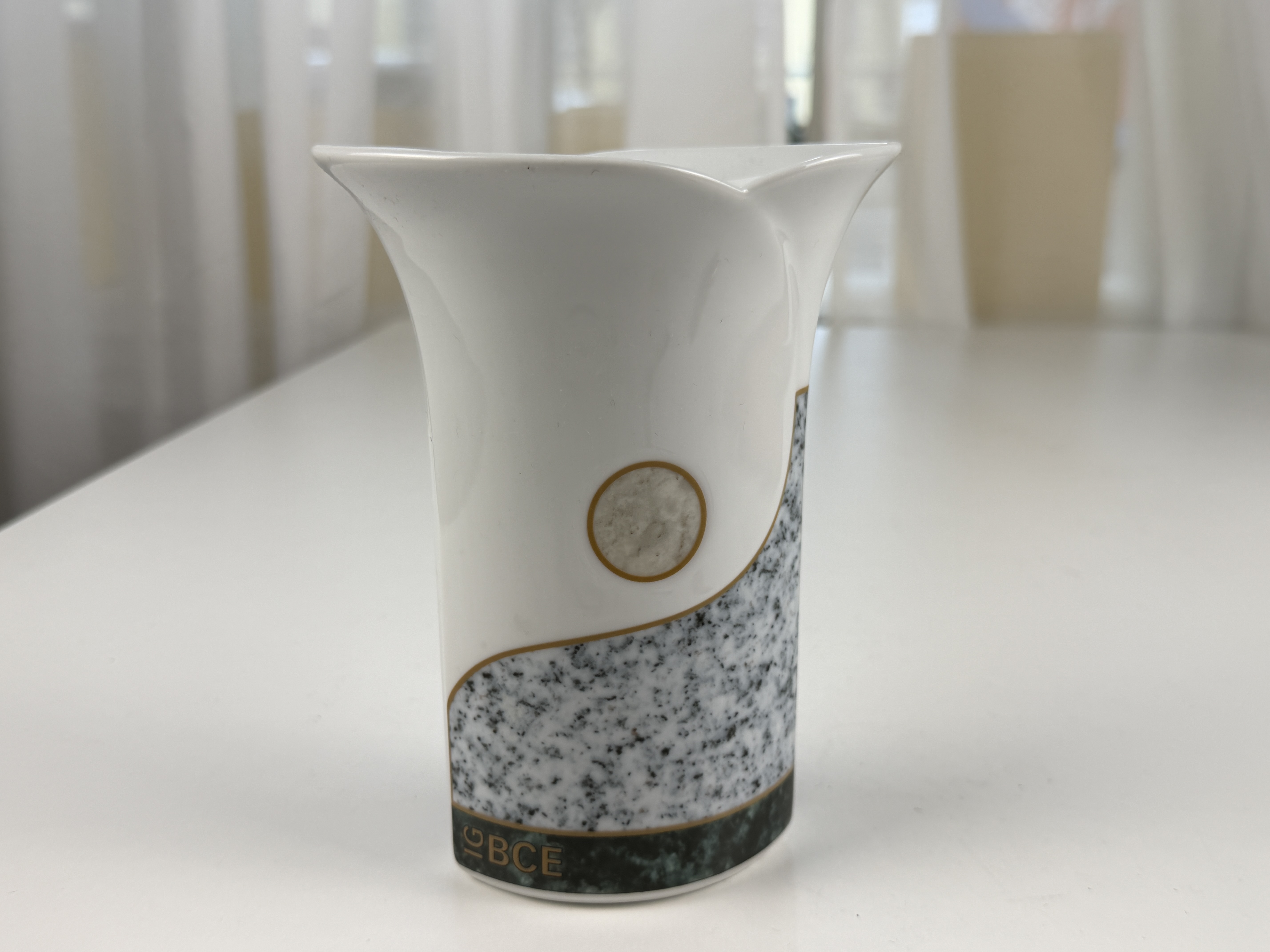  Hutschenreuther Porzellan Vase 17 cm. Top Zustand.   