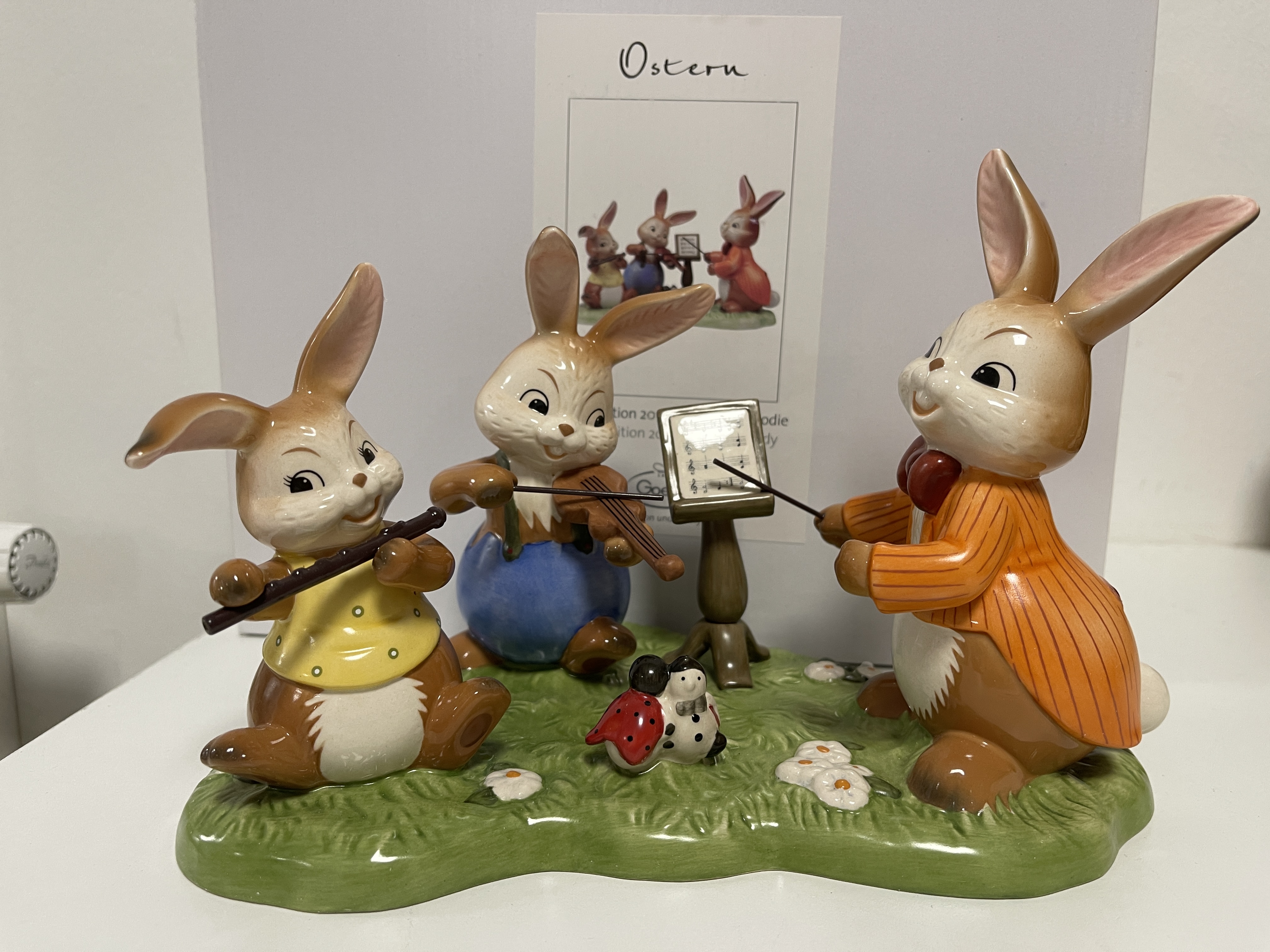  Goebel Figur 2013 Oster Hase 15 x 23 cm - 1 Wahl. Ovp - Top Zustand   