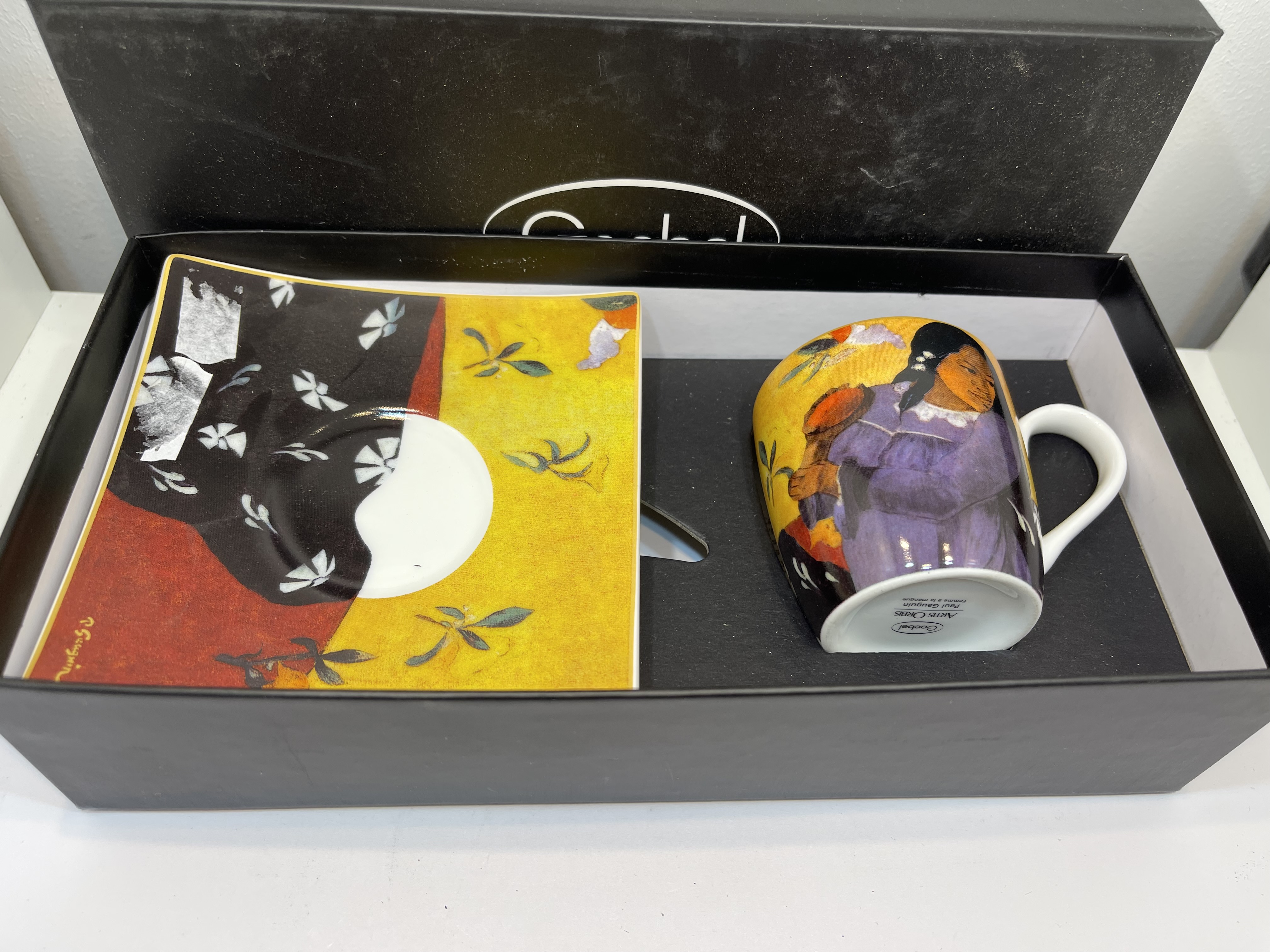 Goebel Figur Espresso Tasse 6 cm + Untersetzer 10 x 10  cm + OVP. Top Zustand    