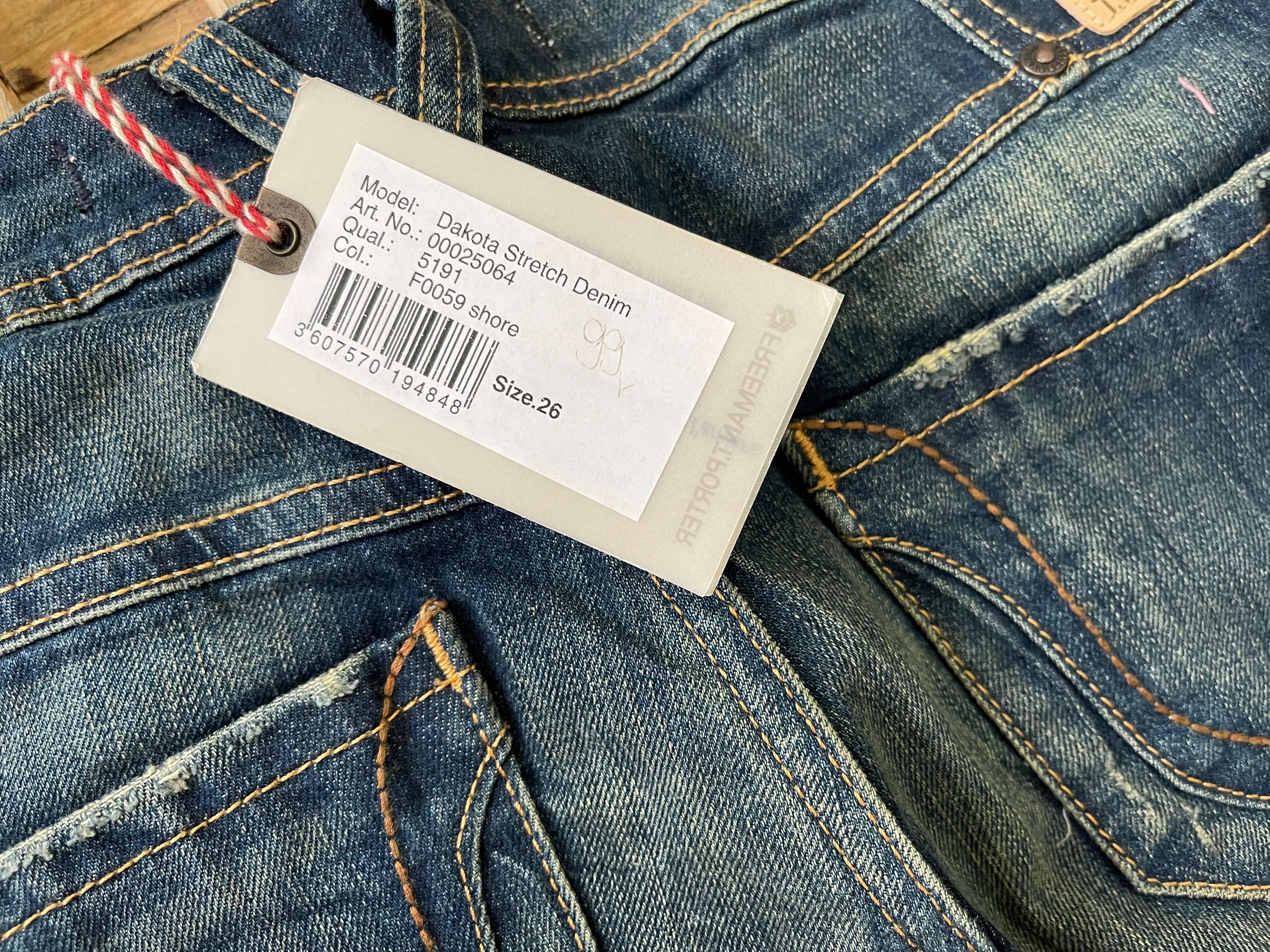 Freeman T Porter Damen Jeans Hose. Neuware Größe: 26. Top Zustand.   