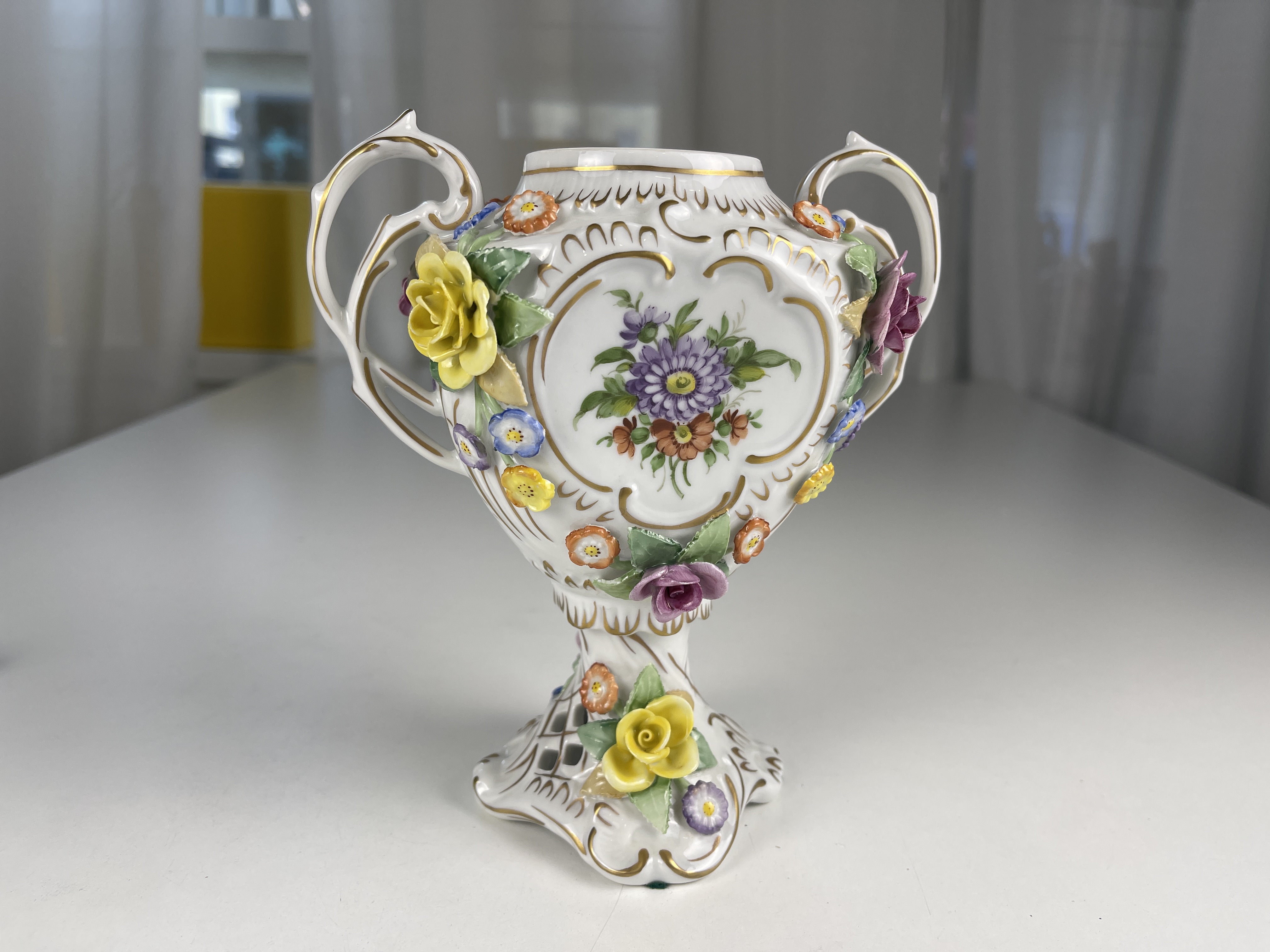 QMP Sammler Porzellan Vase 18 cm. Top Zustand 