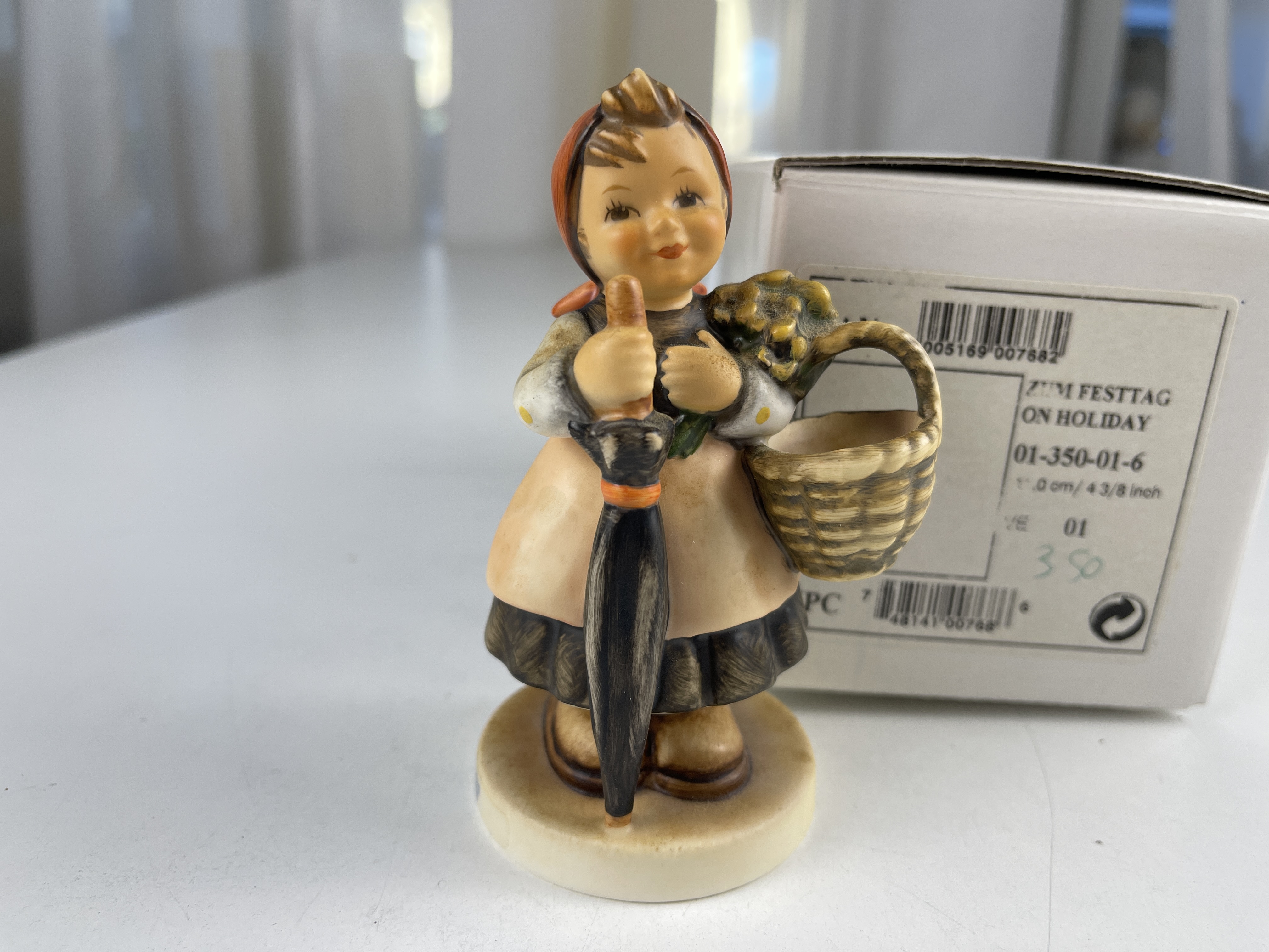  Hummel Figur 350 Zum Festtag 10,5 cm. 1 Wahl. Zustand siehe Fotos OVP