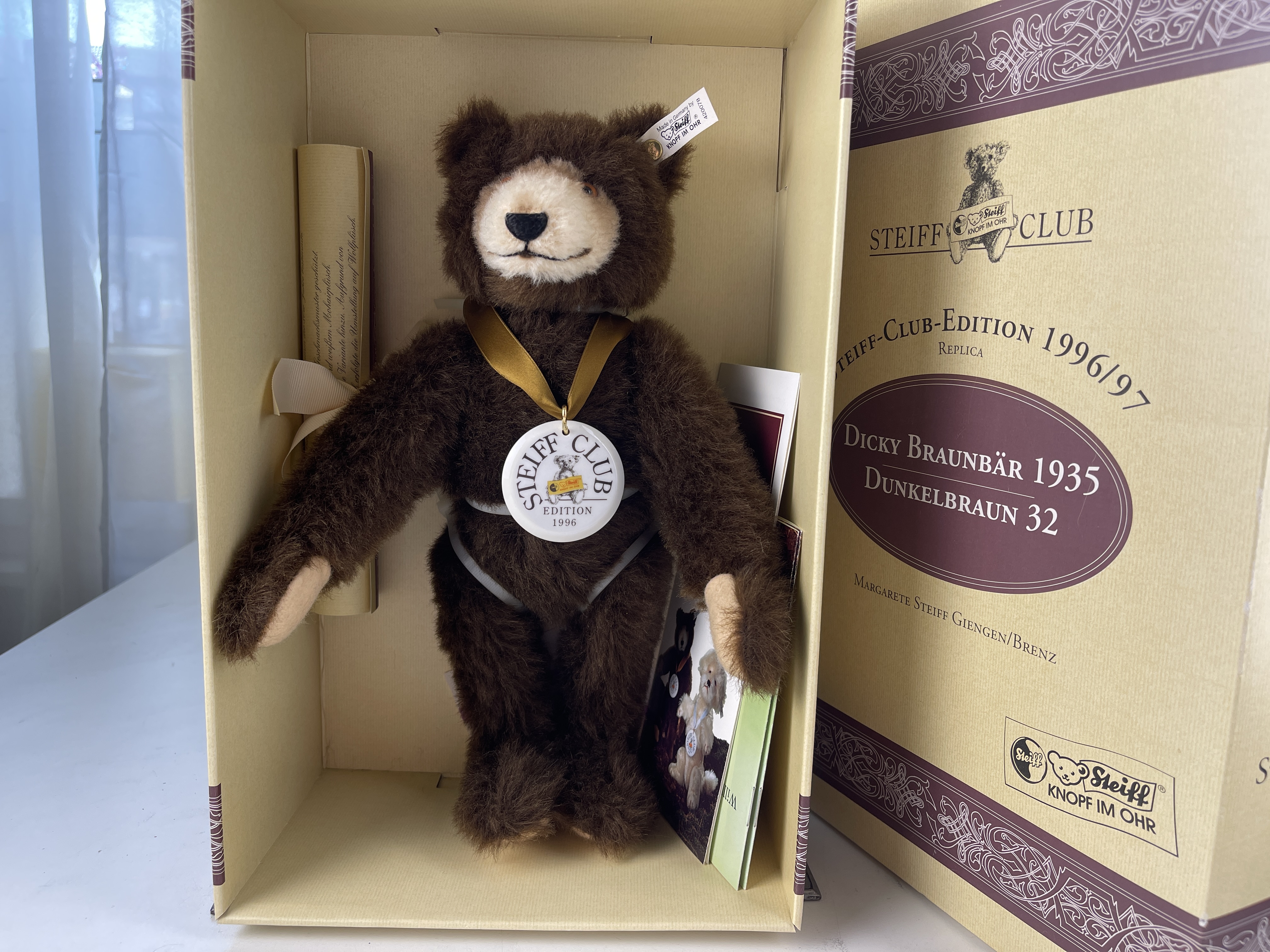 Steiff Tier Teddy Bär 420078 Dicky Braunbär 32 cm. Top Zustand & OVP + Zertifikat 