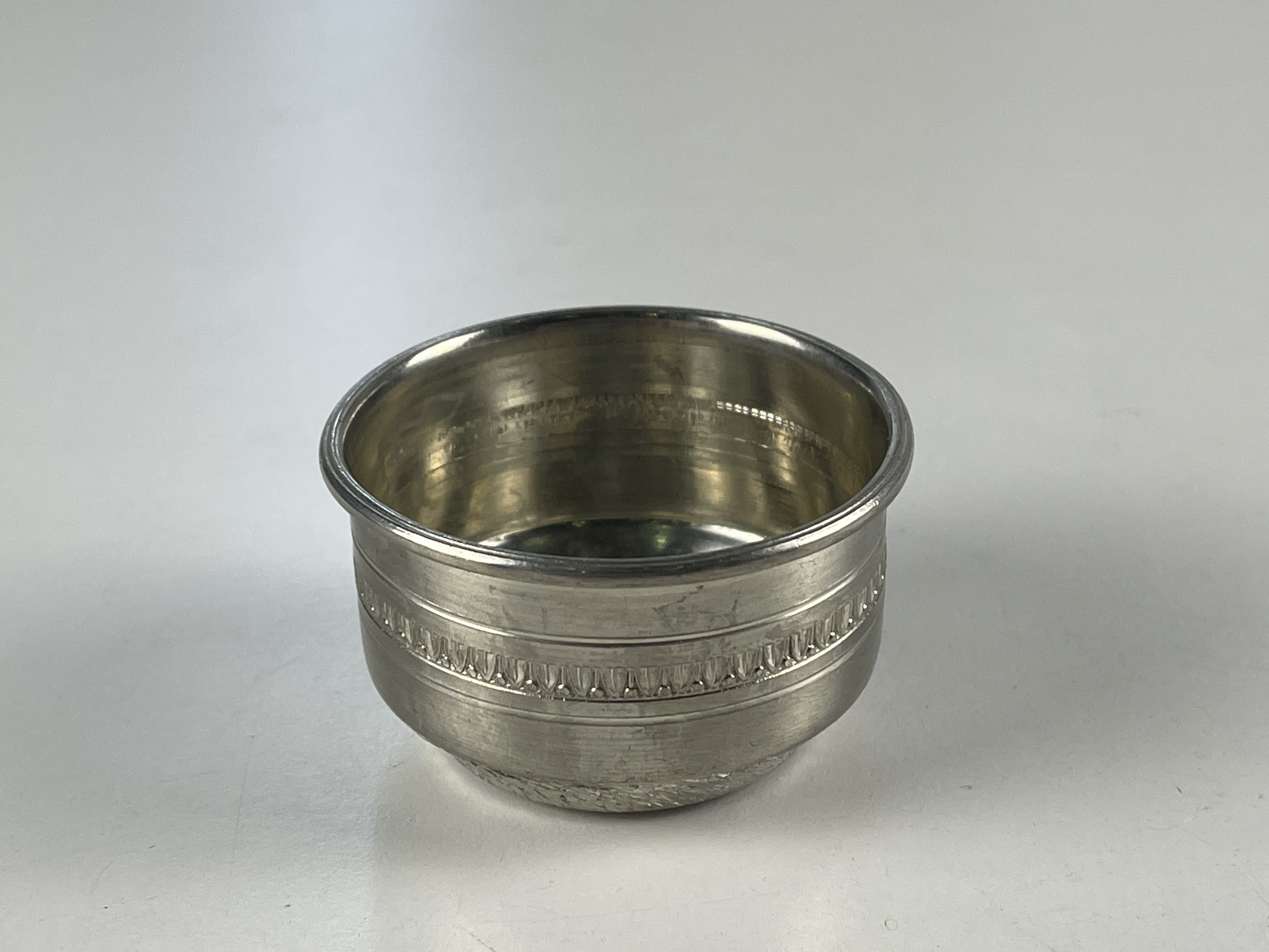 Zinn Figur Schale 5,5 x 3,5 cm - Zustand siehe Fotos 