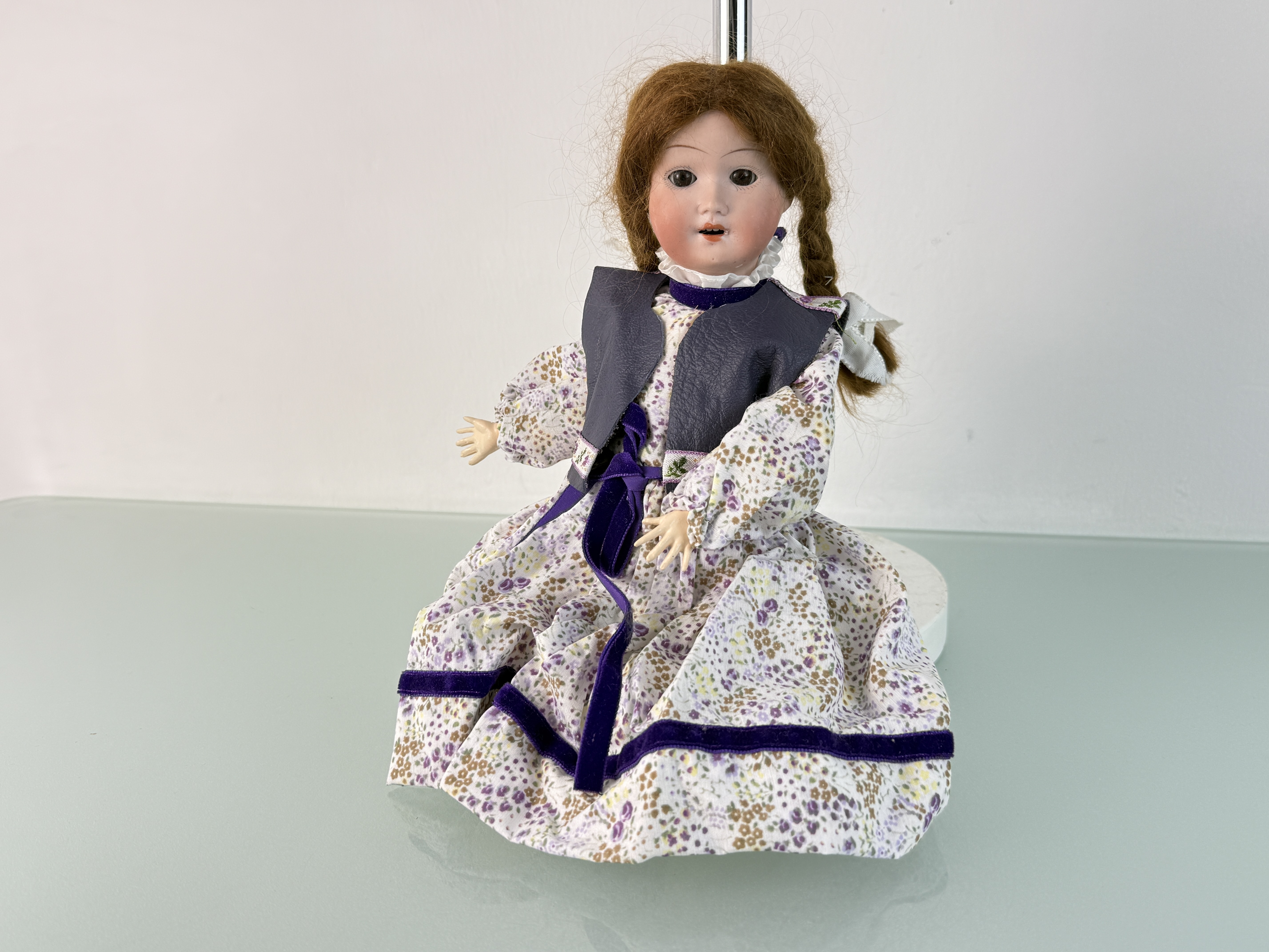Künstlerpuppe Porzellankopf Puppe 33 cm. Top Zustand  