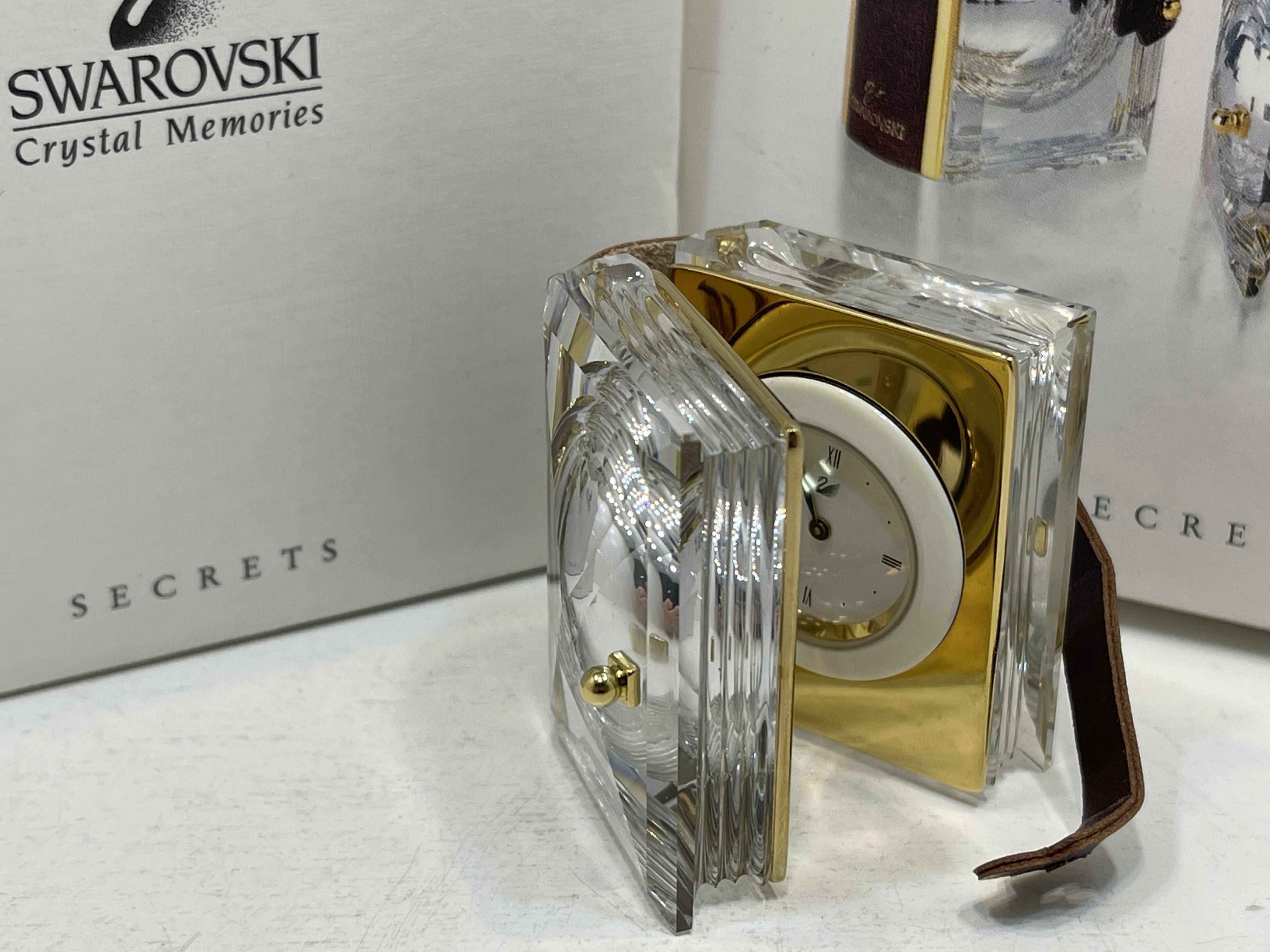 Swarovski Figur 235900 Crystal Memories Buch Uhr 5 cm + OPV & Zertifikat . Top Zustand  