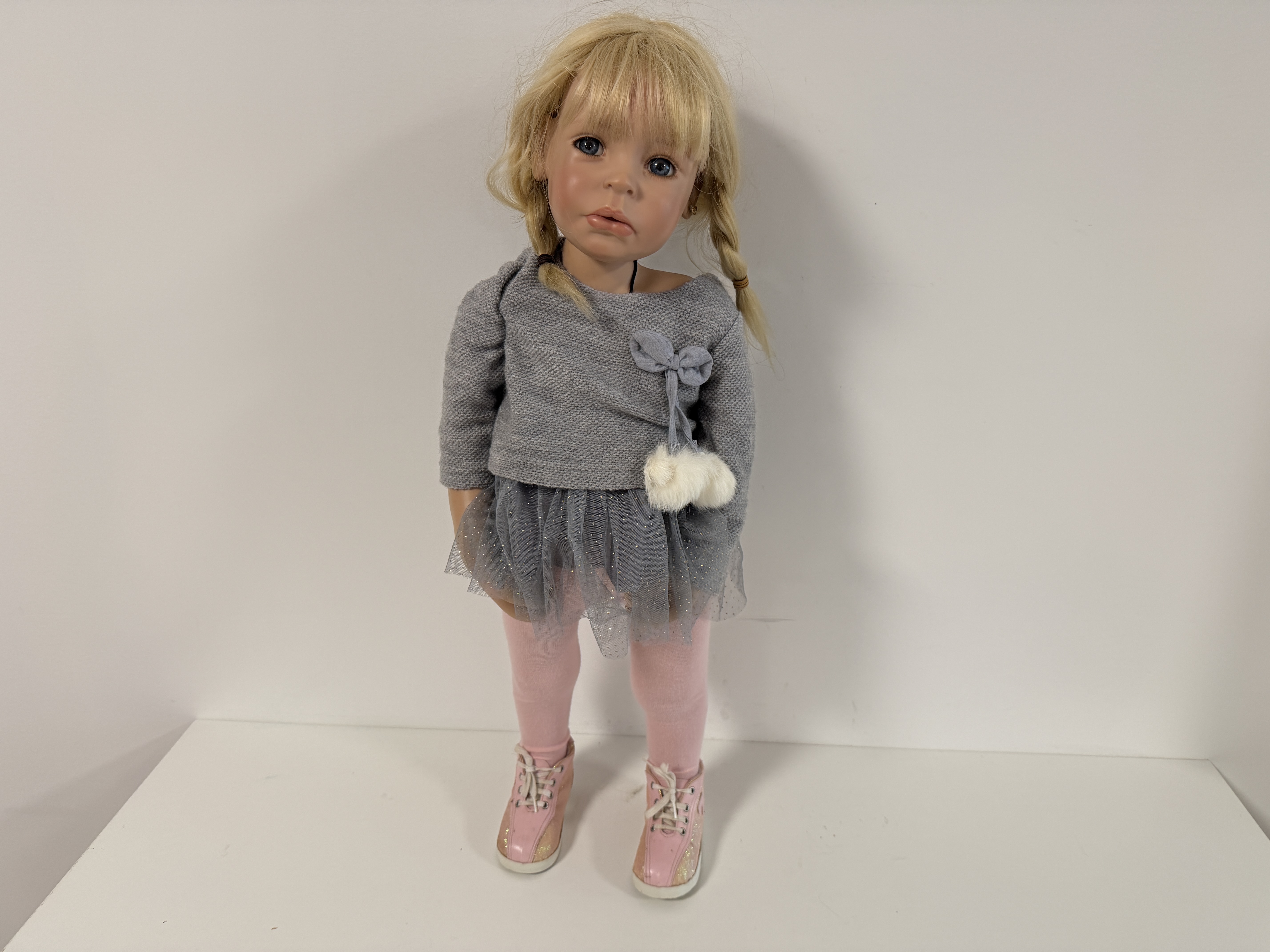 Künstlerpuppe Susan Lippl Vinyl Puppe 78 cm. Guter Zustand leicht Schmutzig 