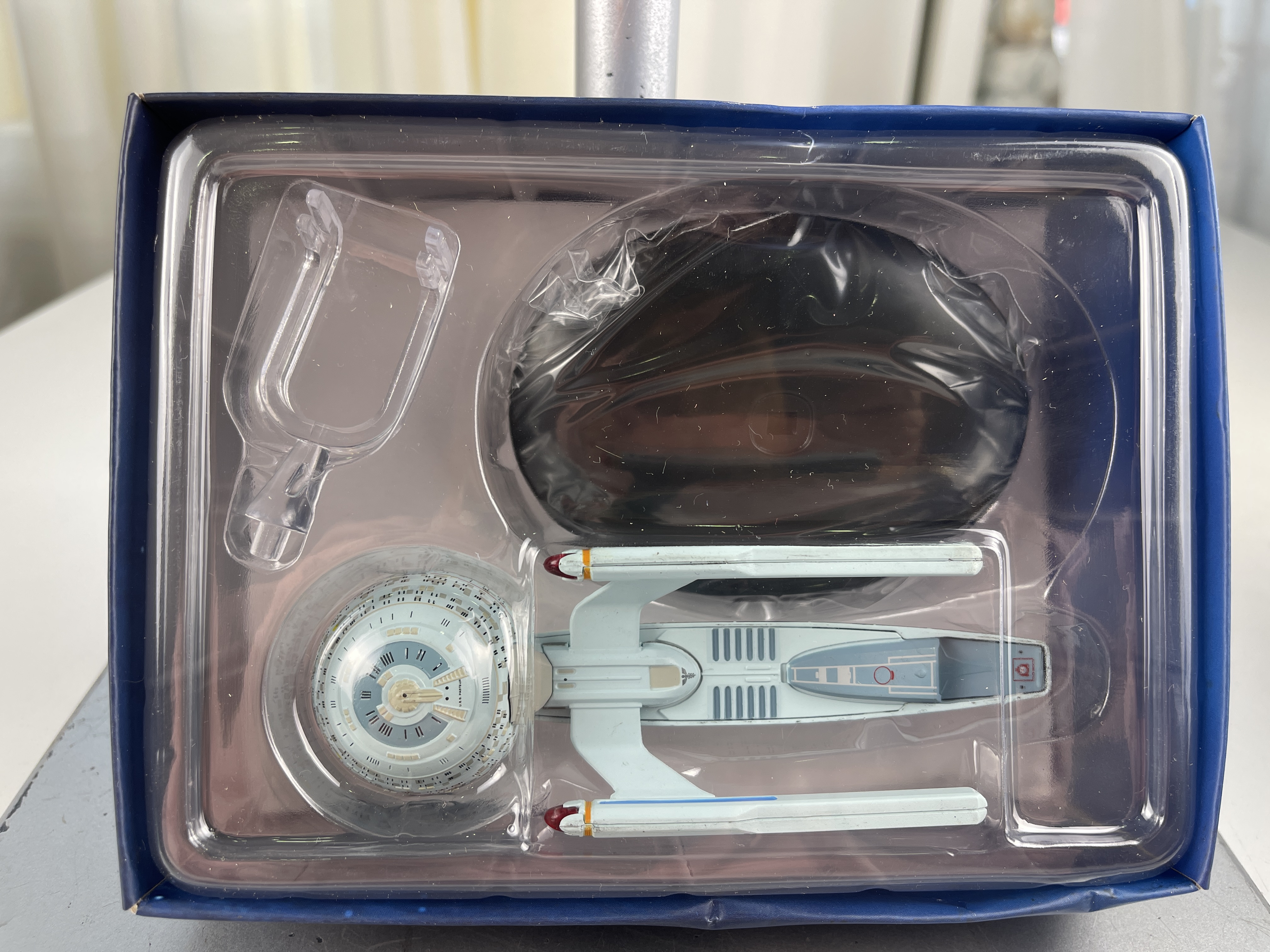 Star Trek  U.S.S. Pasteur NCC-58925  Raumschiff  ca. 14 cm - OVP - Top Zustand 