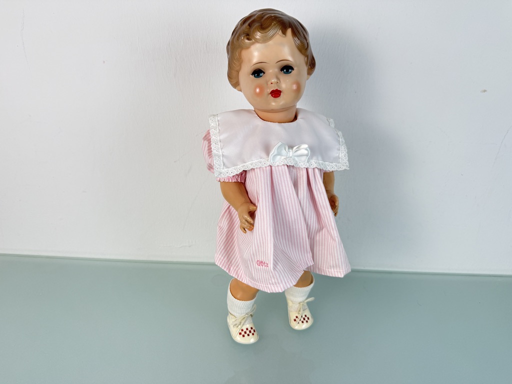 Künstlerpuppe Alte Sammler Puppe 40 cm. Zustand Siehe Fotos.     