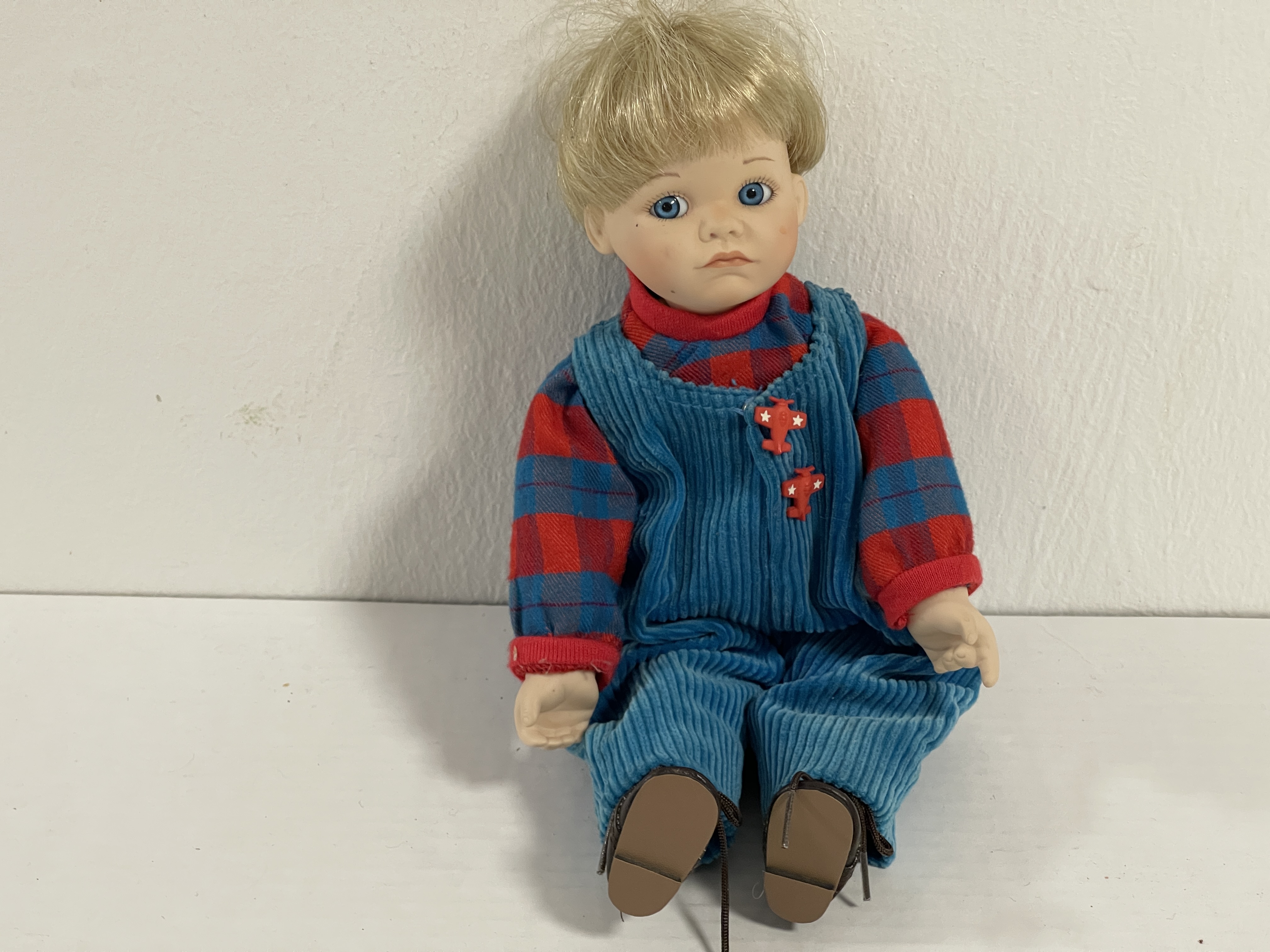 Künstlerpuppe Porzellan Puppe 28 cm.  Zustand siehe Fotos 