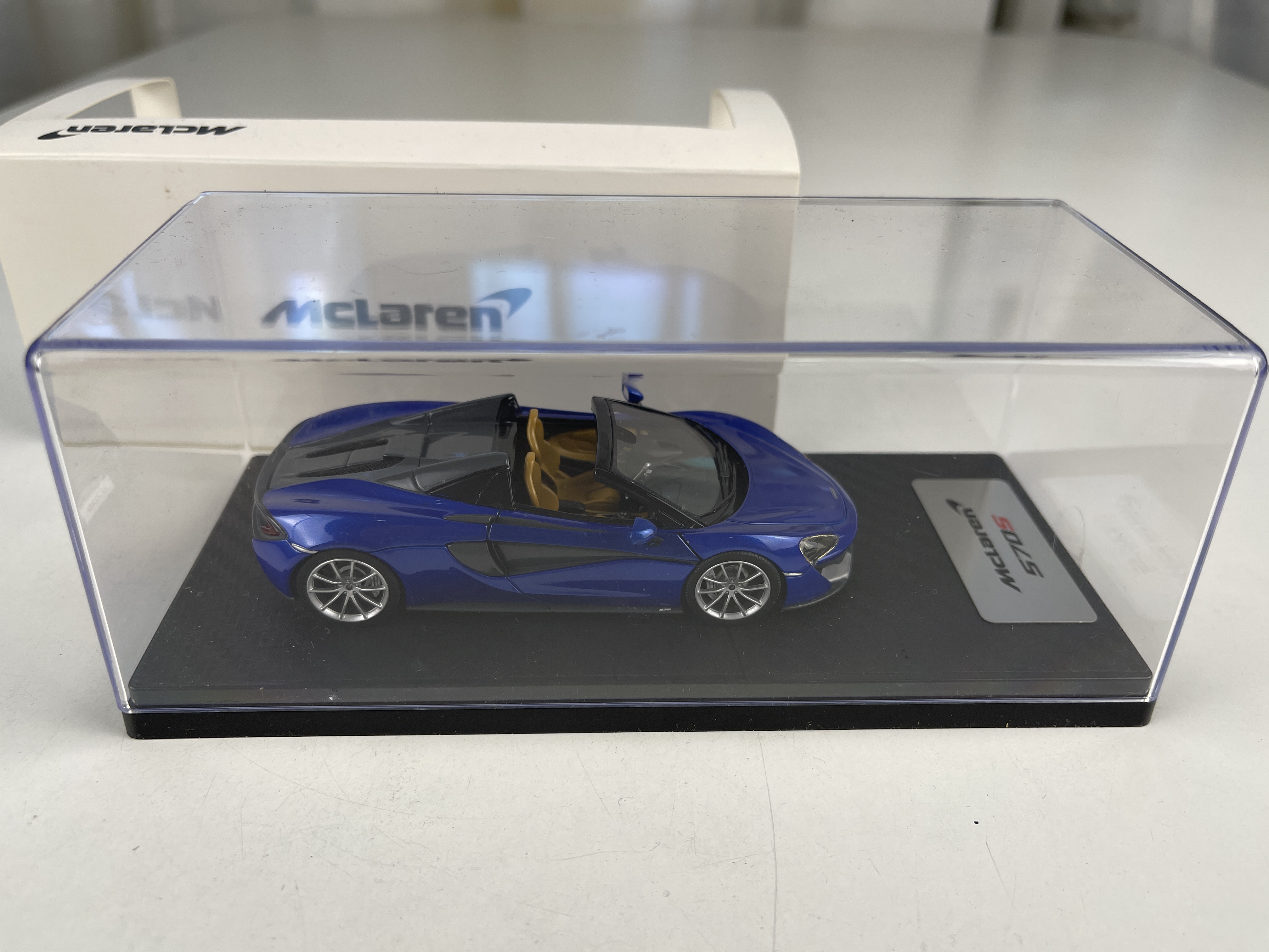 Modellauto McLaren Artura Spider Tanzanite - 1:43 - Top Zustand