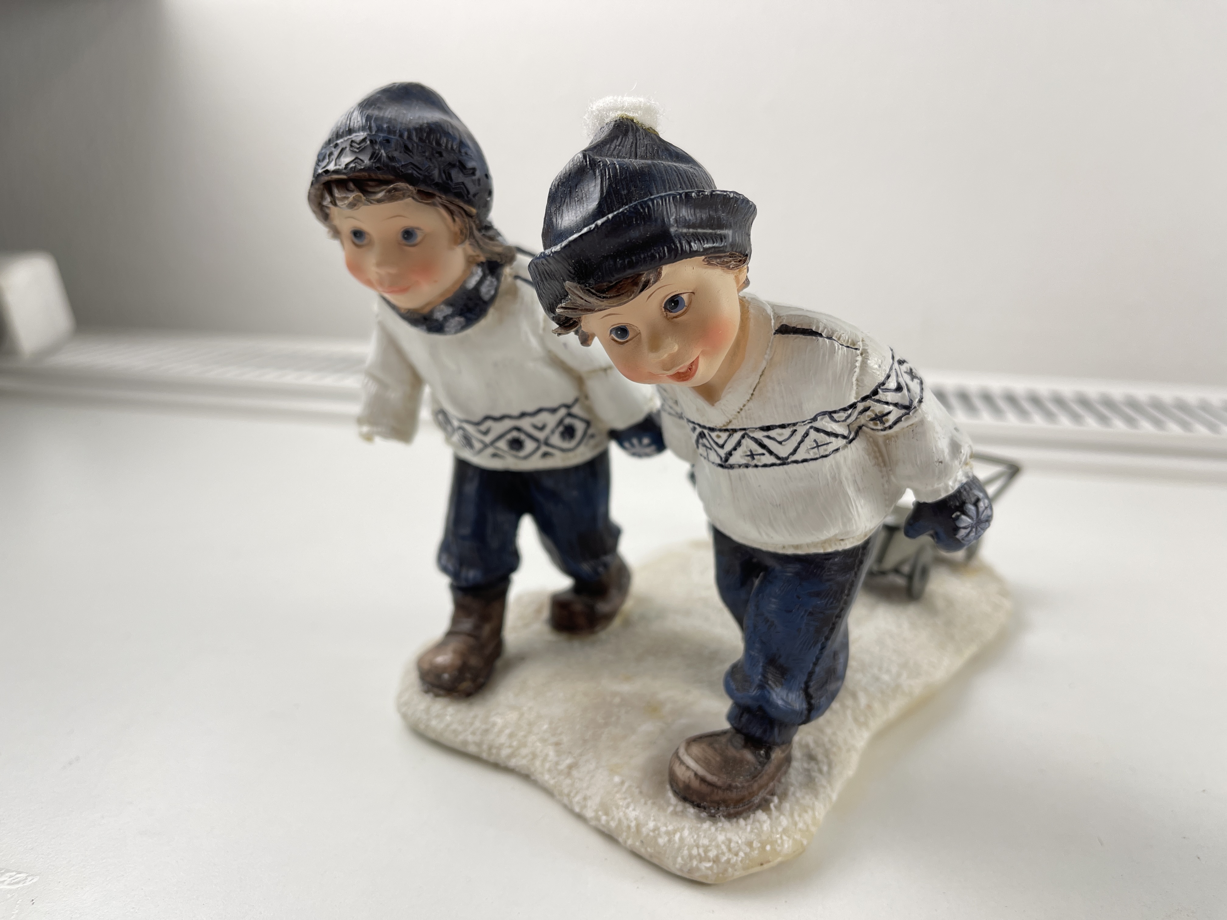 Sammler Kunststoff Figur 12 x 18 cm - Kleiner Defekt 