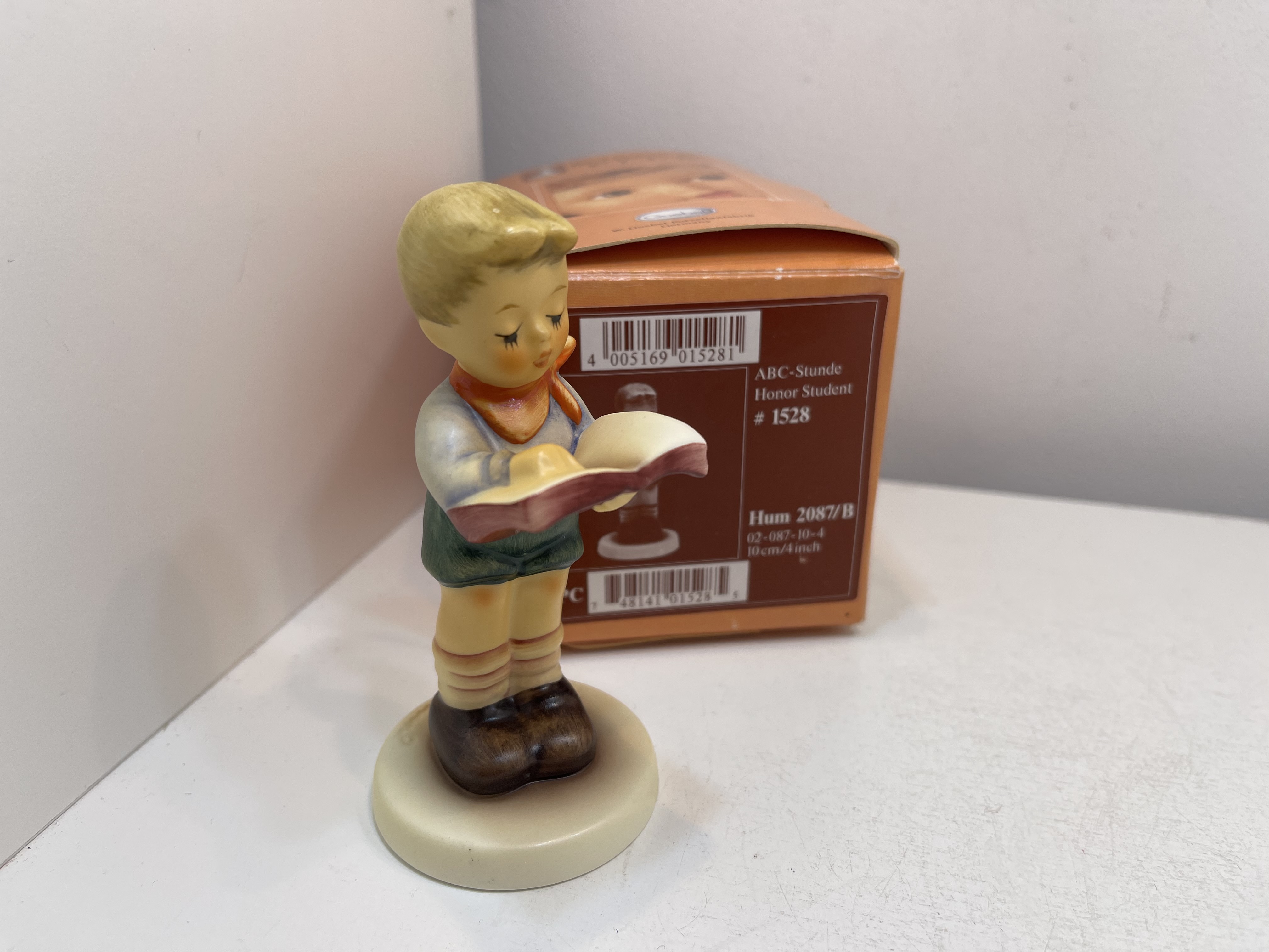 Hummel Figur Porzellanfigur 2087/B, Abc Stunde 10 cm. Erste Wahl. Top Zustand  Hummel Figur Porzellanfigur 2087/B, Abc Stunde 10 cm. Erste Wahl. Top Zustand