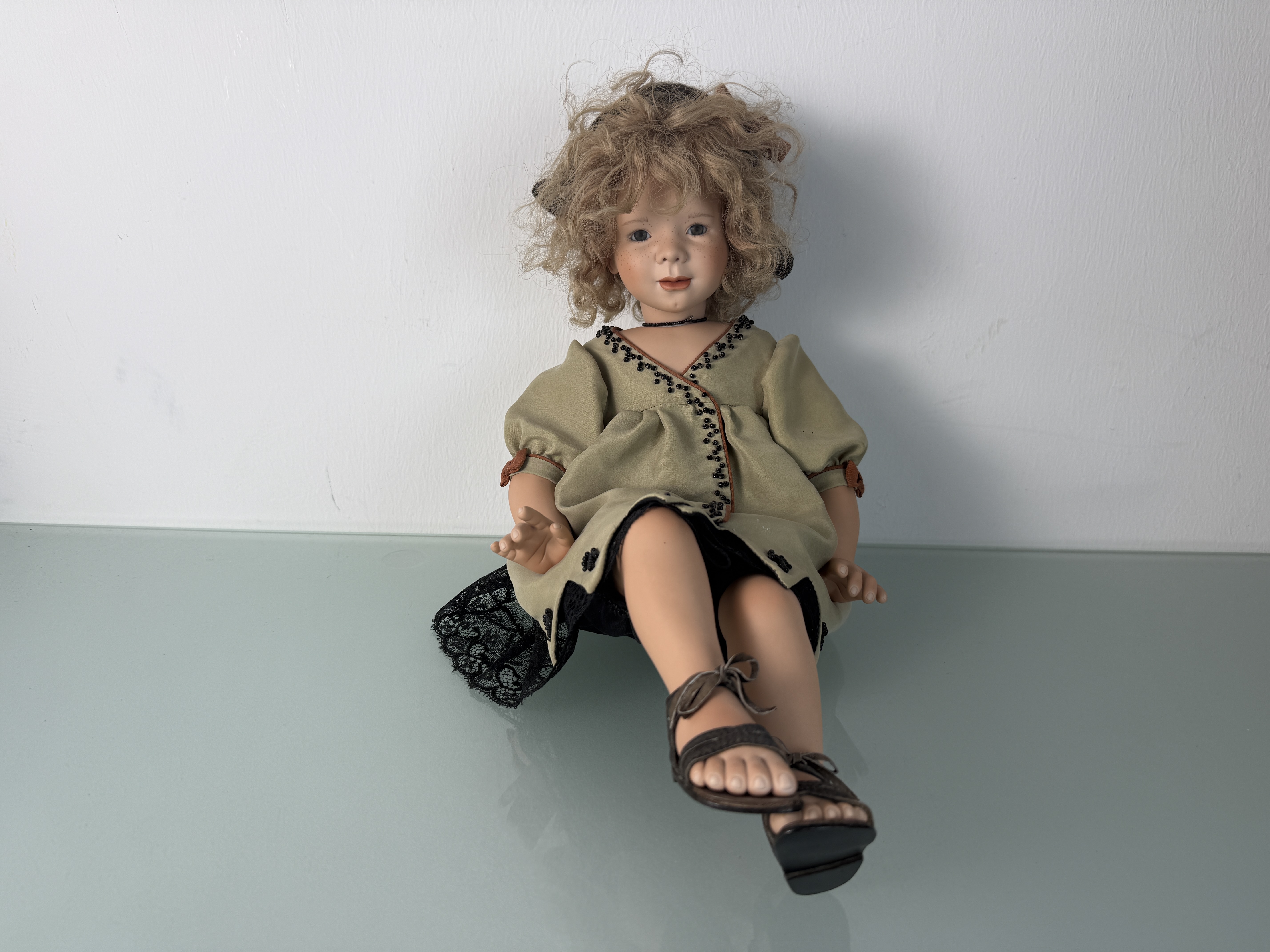 Künstlerpuppe Sammler Porzellanpuppe Gaby Schlotz 45 cm Zustand siehe Fotos 
