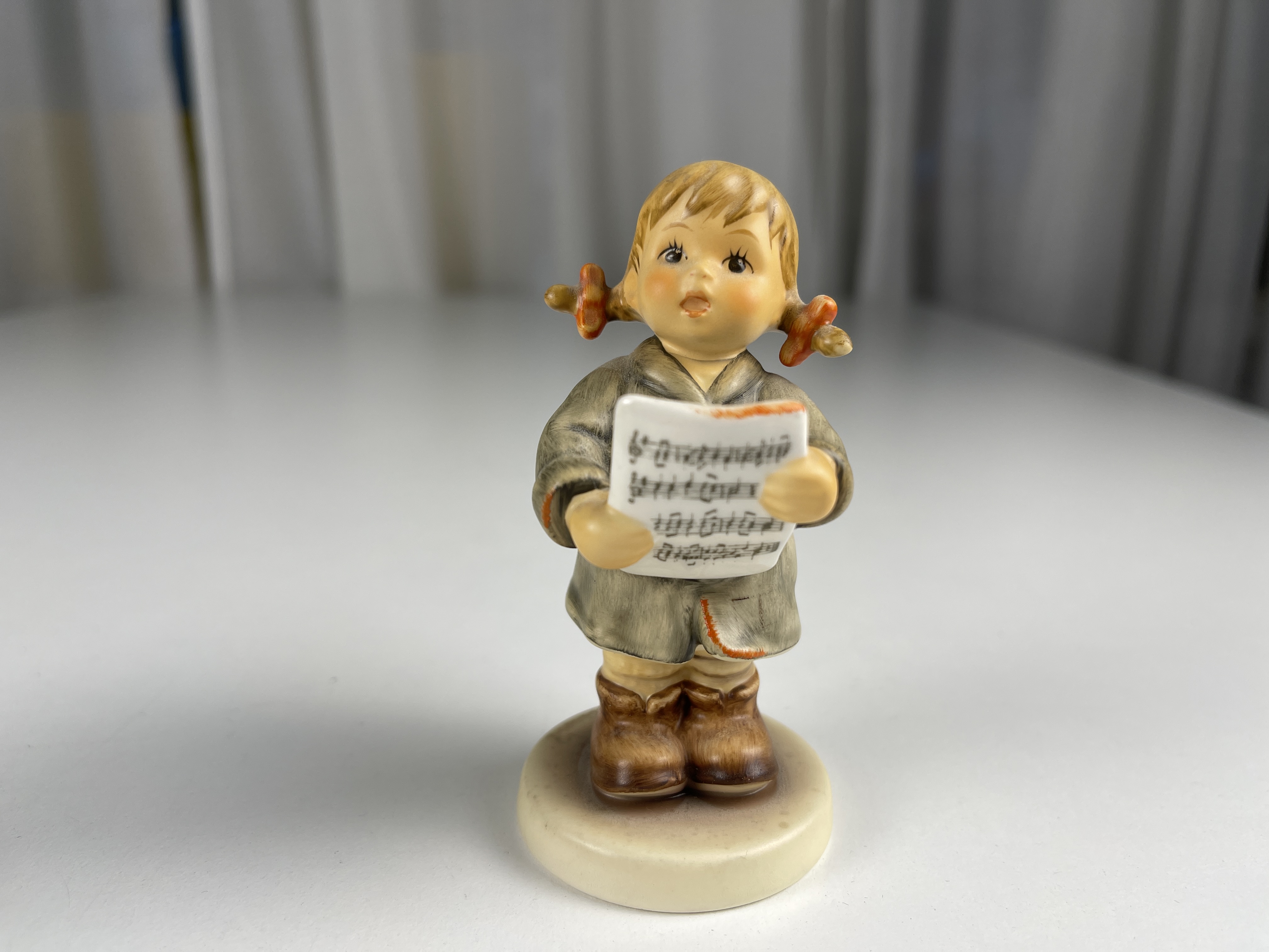 Hummel Figur 2182 Erstes Solo 9,7 cm. 1 Wahl. Top Zustand.  