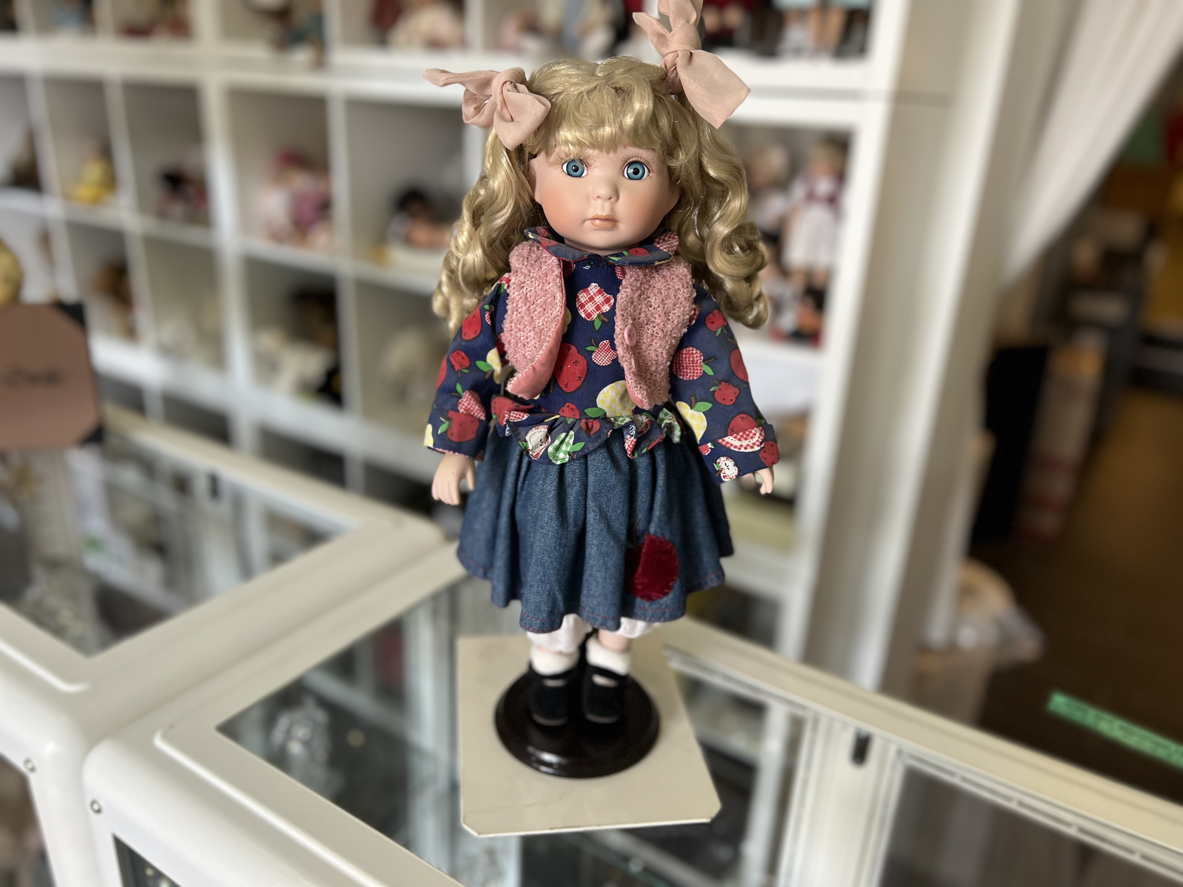 Künstlerpuppe Puppe Porzellan Puppe 40 cm. Top Zustand  