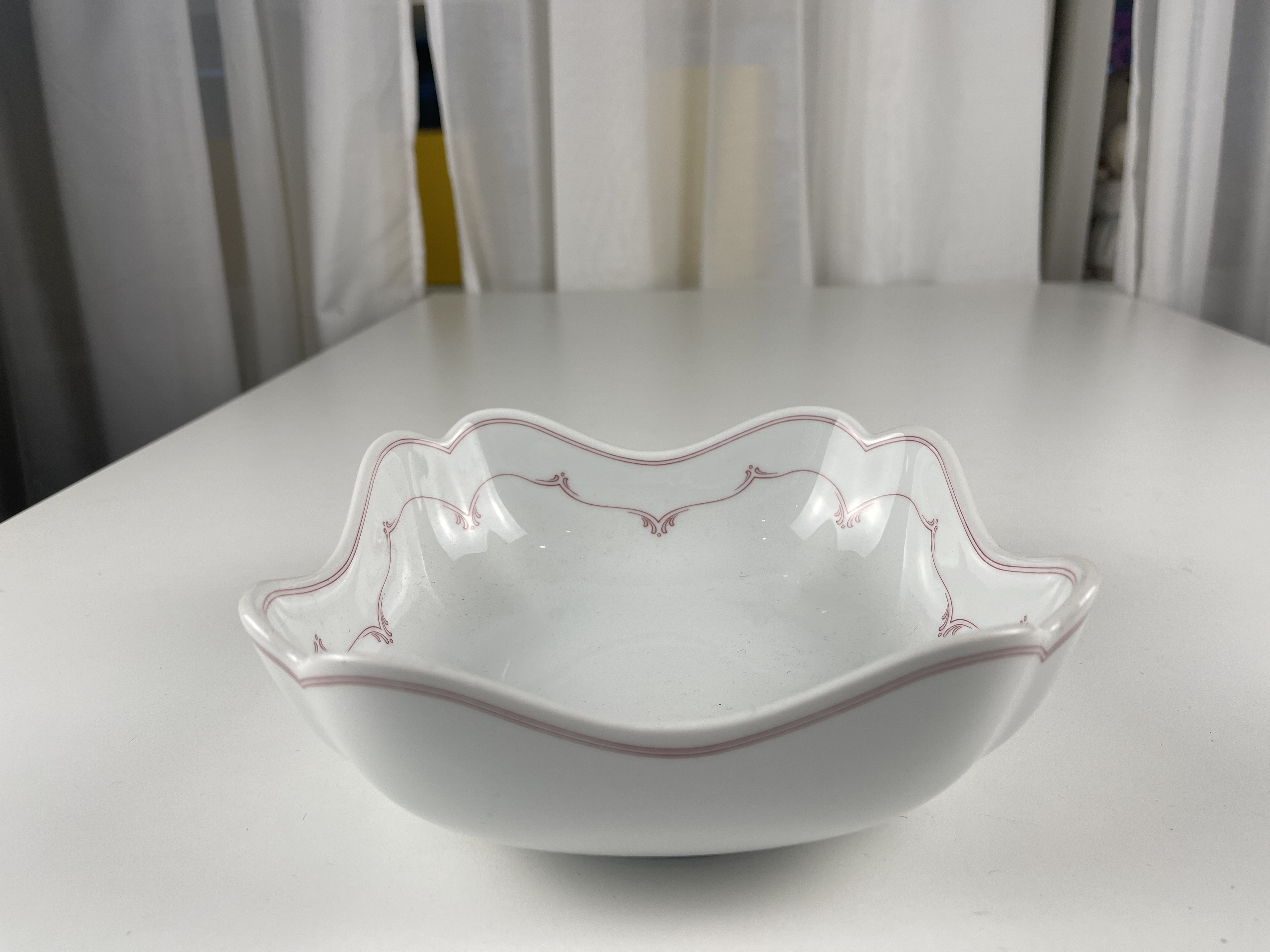  Hutschenreuther Schüssel 18 x 18 x 7 cm. Top Zustand. 