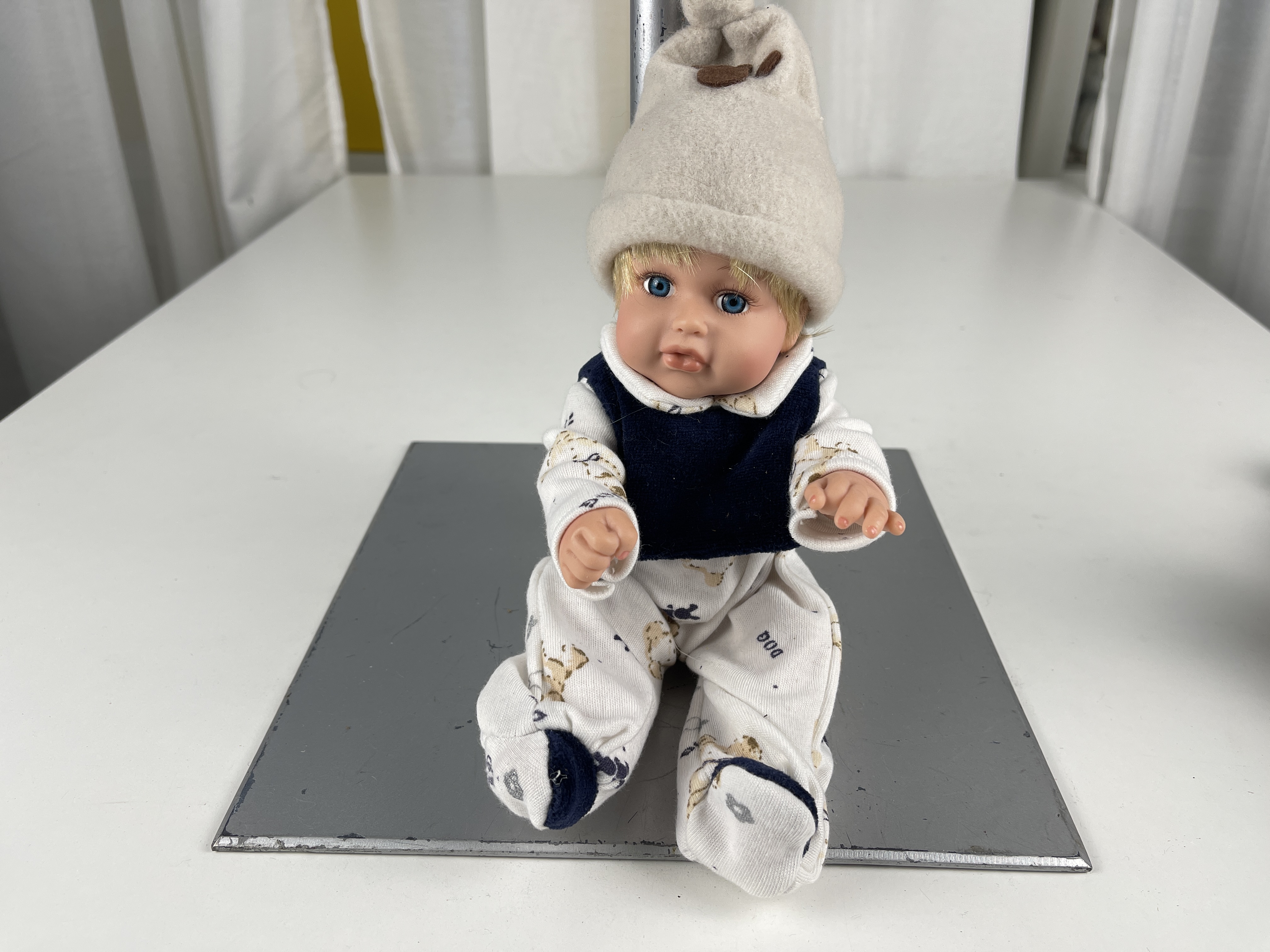 Sammler Puppe Vinyl Puppe 28 cm. Top Zustand 