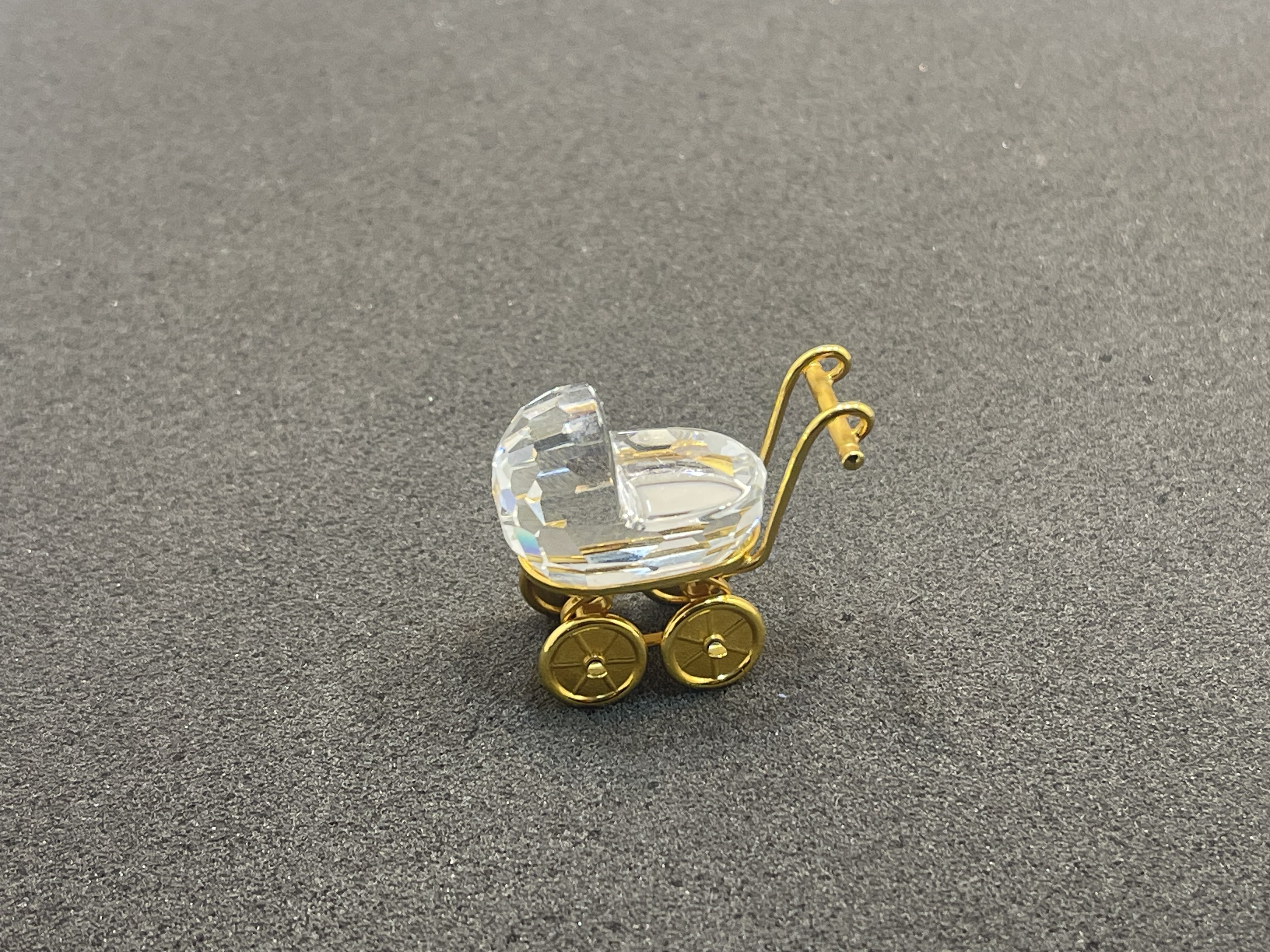 Swarovski Figur 172301 Kinderwagen 4 cm. Top Zustand   