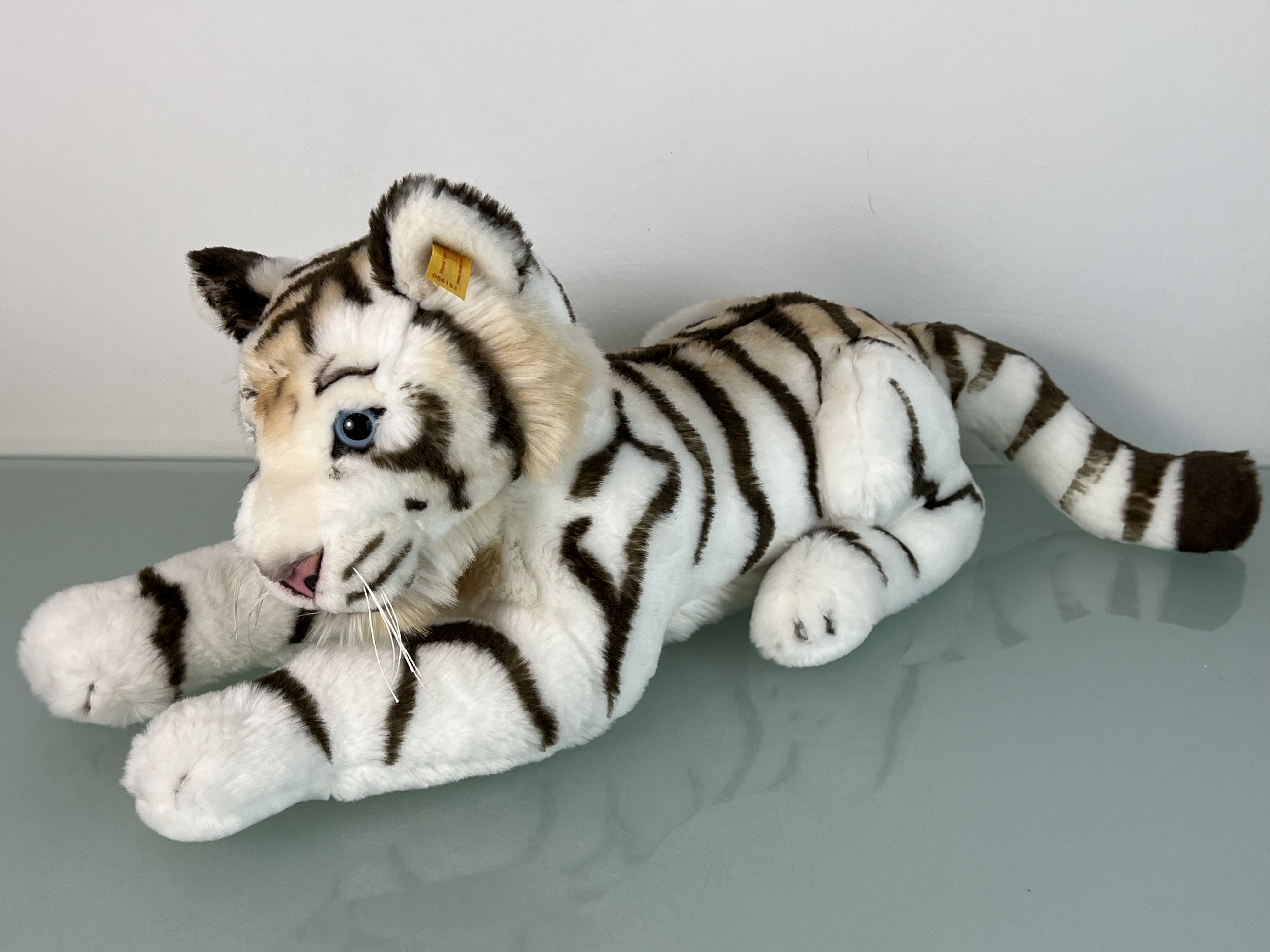 Steiff Tier 066153 Schneetiger 42,5 cm Lang / 20 cm Hoch. Top Zustand
