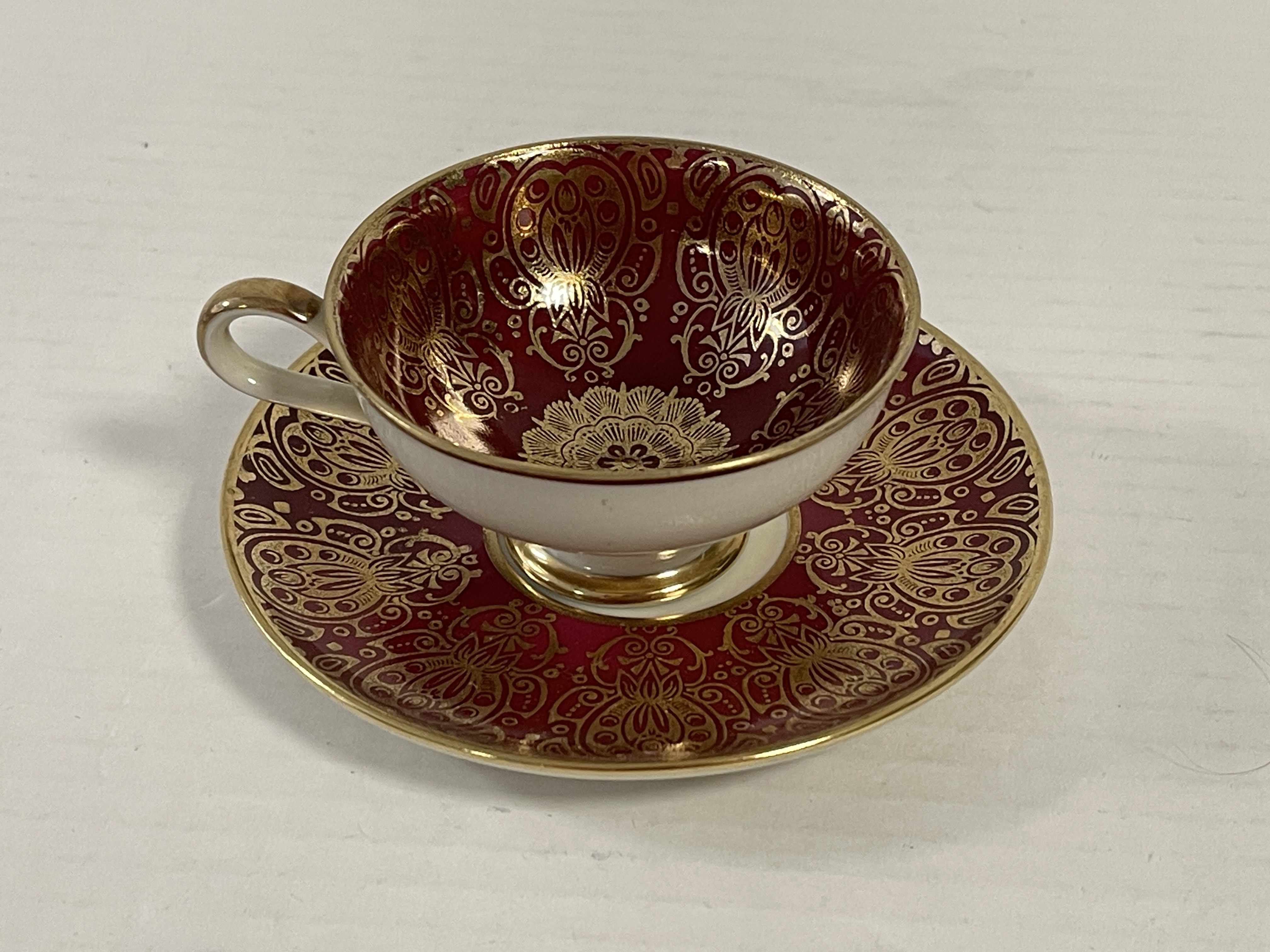 Porzellan Sammlertasse 4 cm + Untertasse 11,5 cm - Top Zustand. 