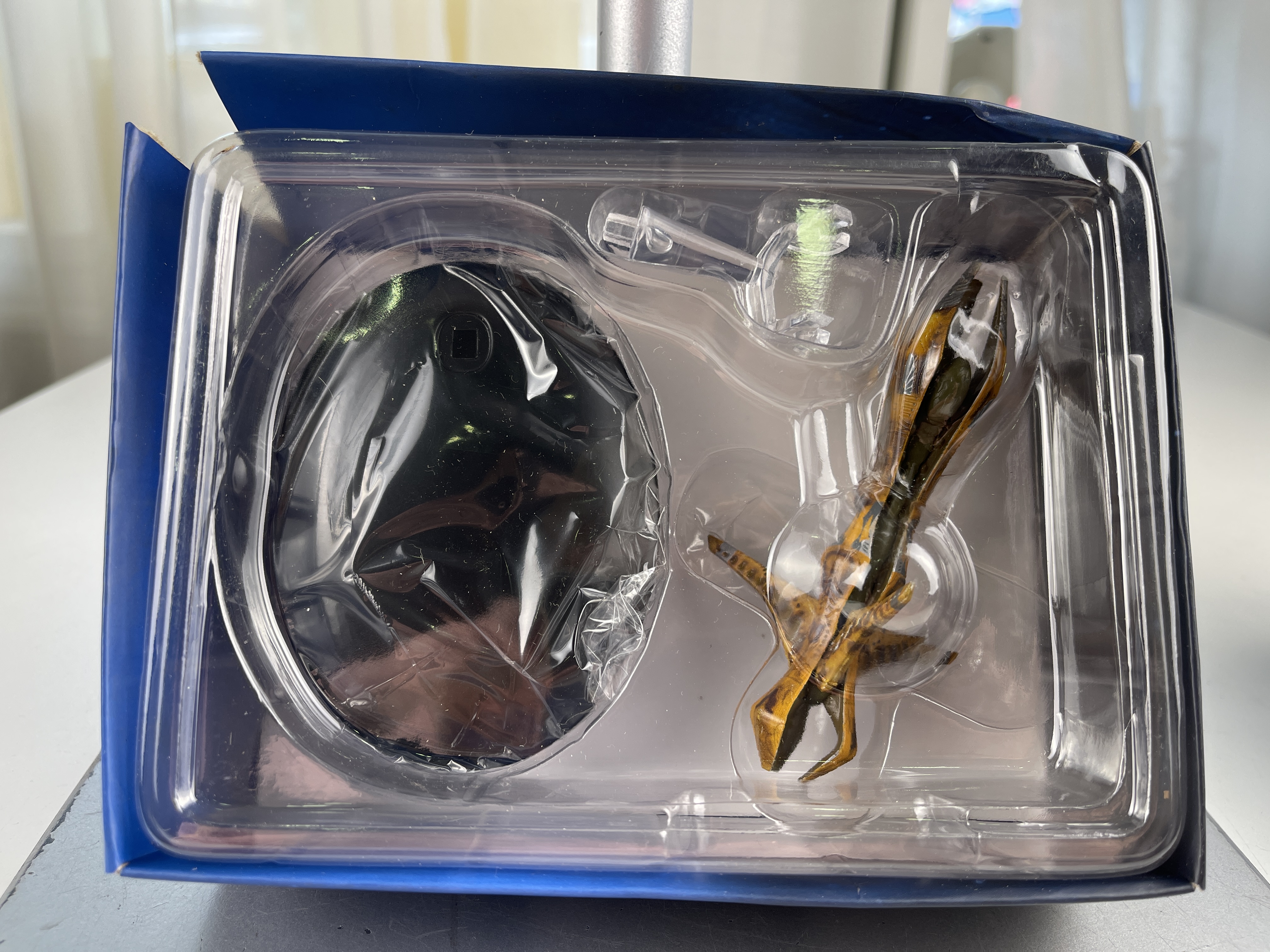 Star Trek Species 8472 Bioship Raumschiff ca. 11 cm - OVP - Zustand siehe Fotos