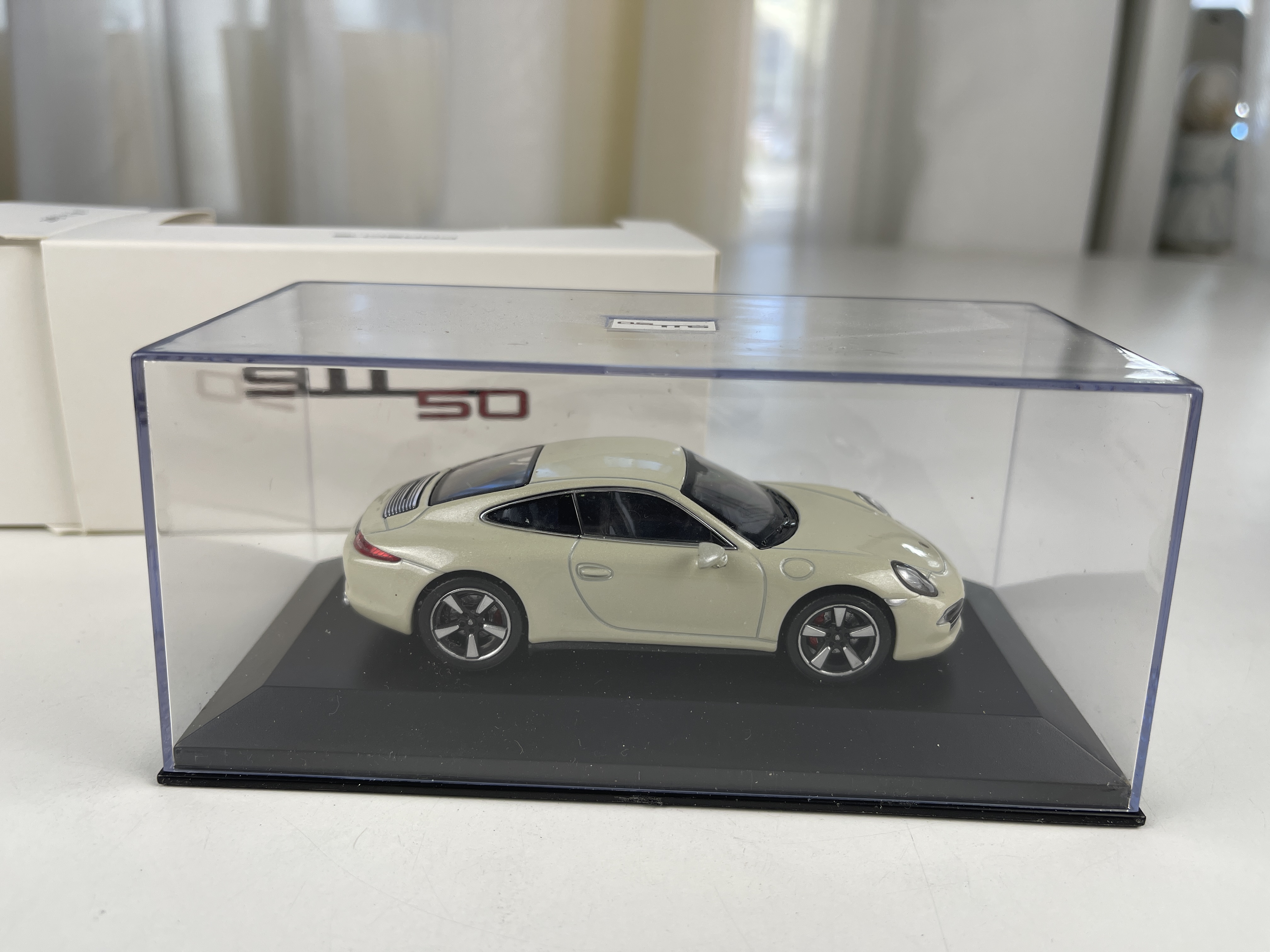 Modellauto Porsche 911 - 50. Jubiläum - 1:43 - Top Zustand 