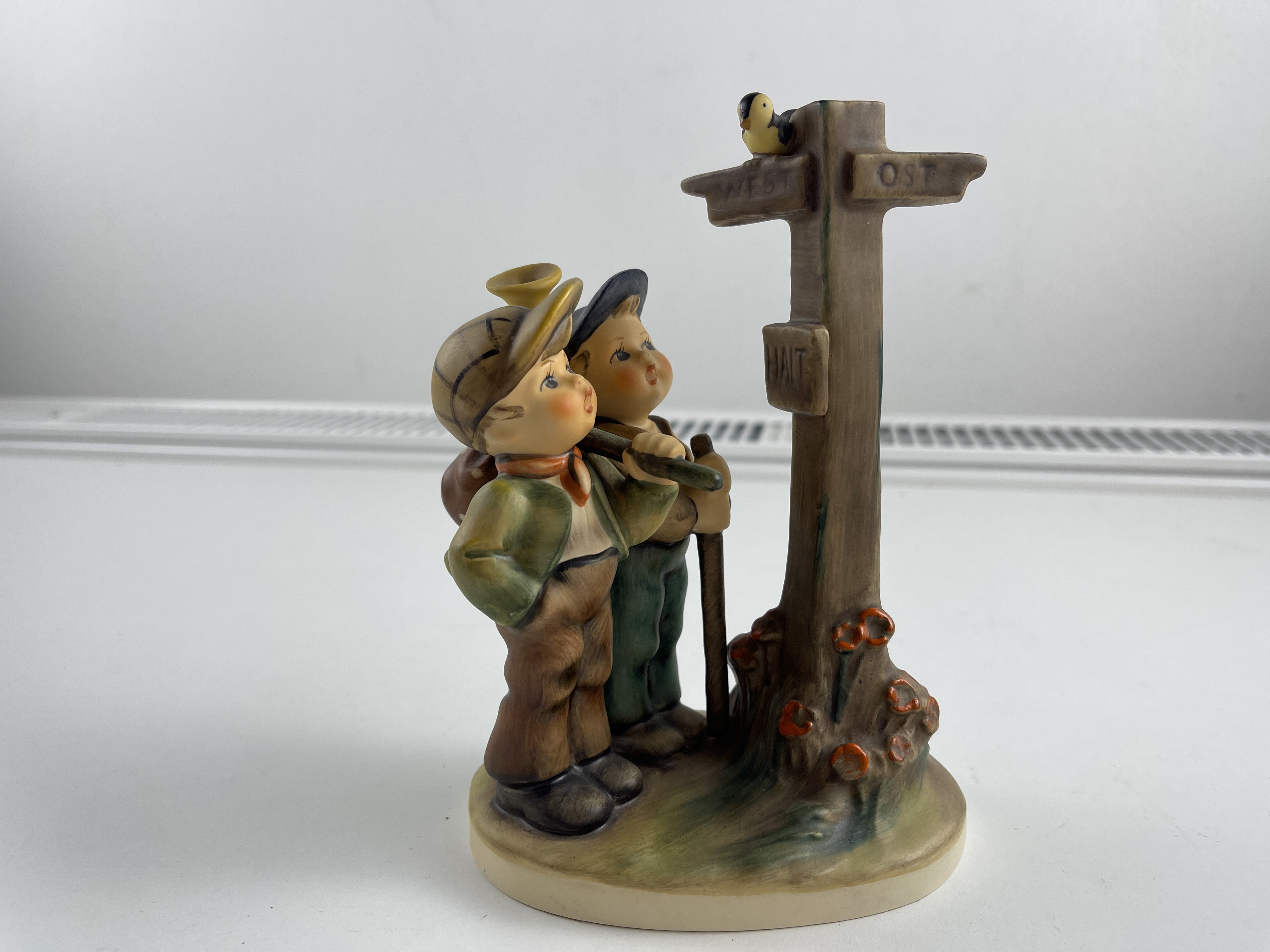 Hummel Figur 331 Am Scheideweg 17 cm. 1 Wahl. Top Zustand   
