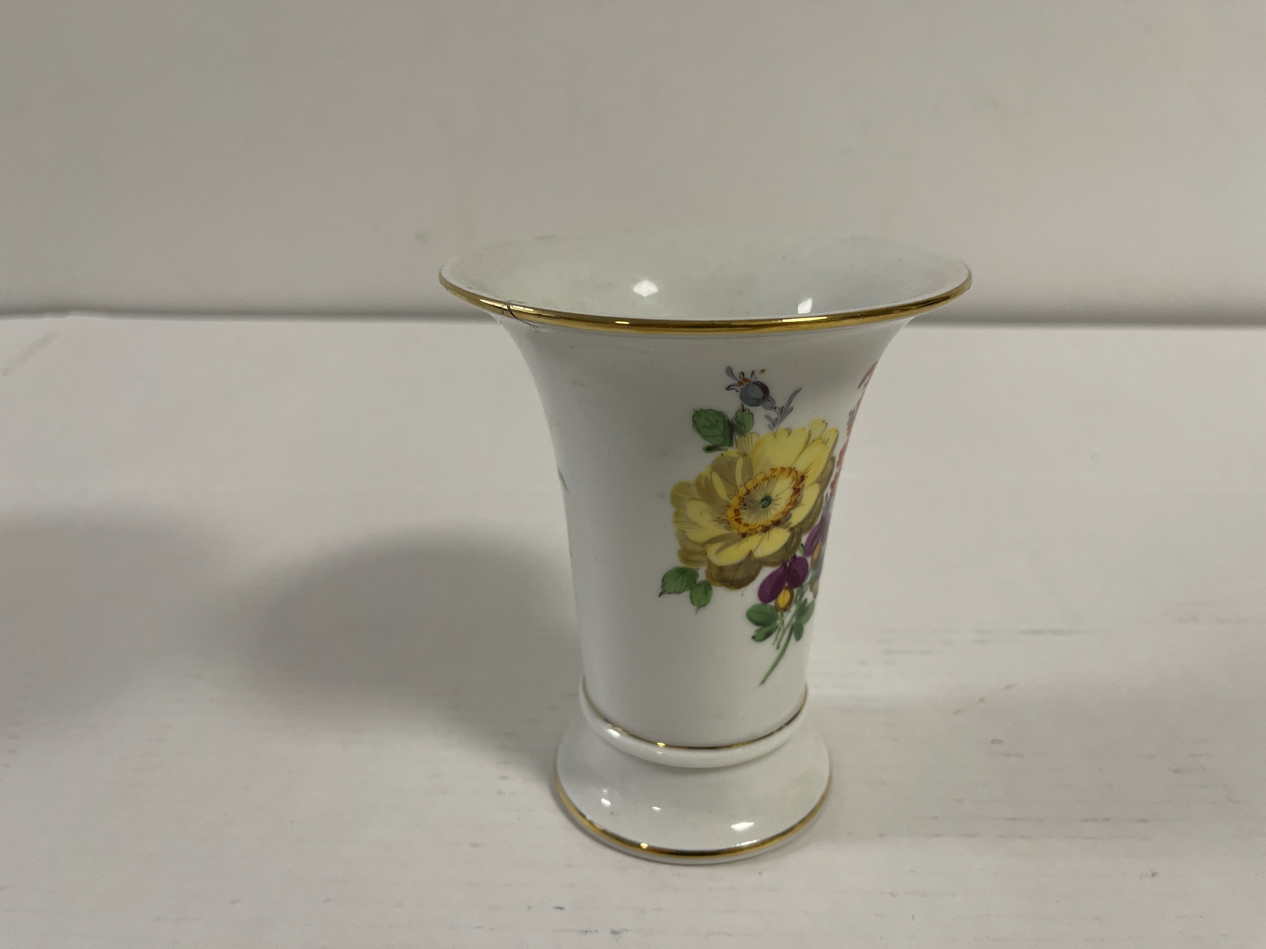 Meissen Porzellan Vase 13,5 cm.  3 Wahl Zustand siehe Fotos 