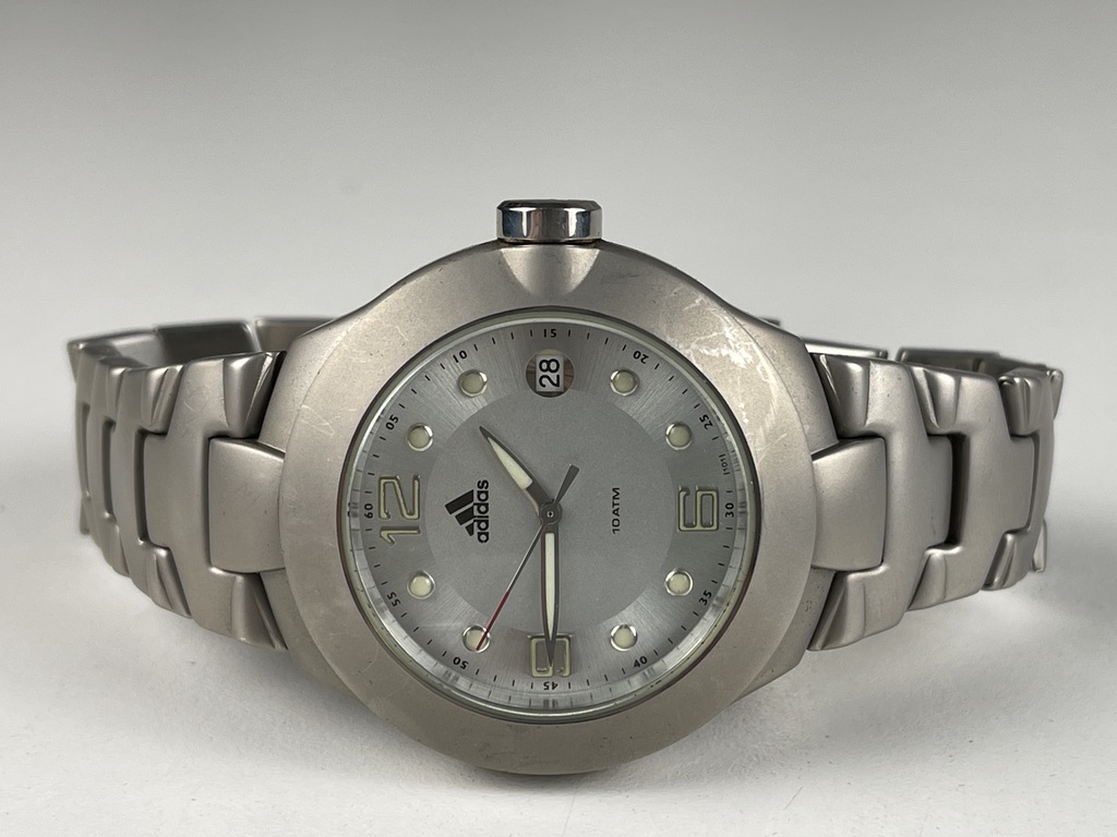 ADIDAS Herren Armbanduhr Quartz Zustand siehe Fotos