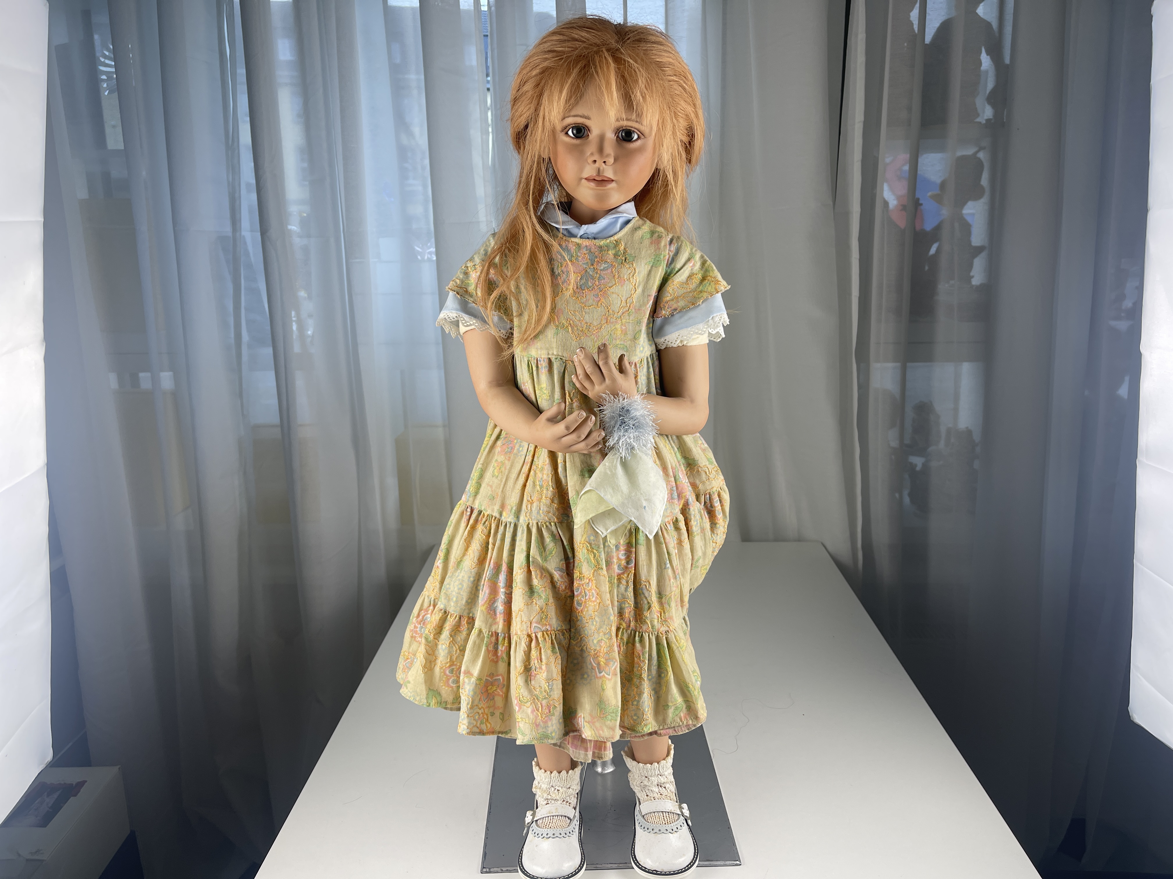 Künstlerpuppe  Porzellan Puppe 78 cm. Top Zustand 