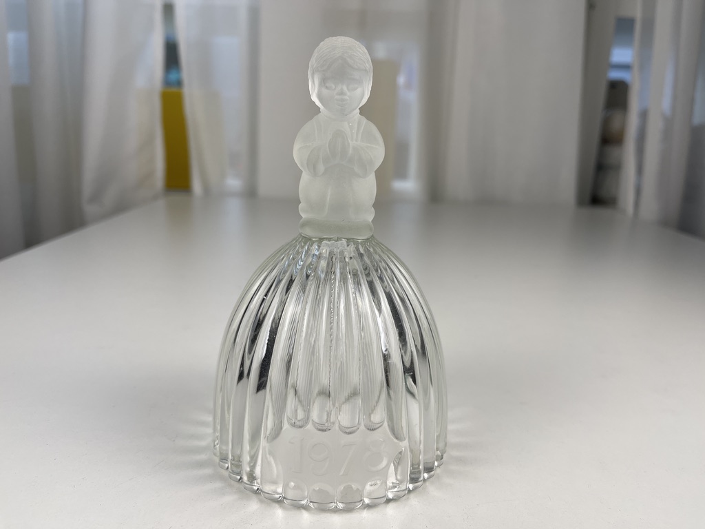 Sammler Figur Porzellan Goebel Glocke 16,5 cm Top Zustand    Kopie