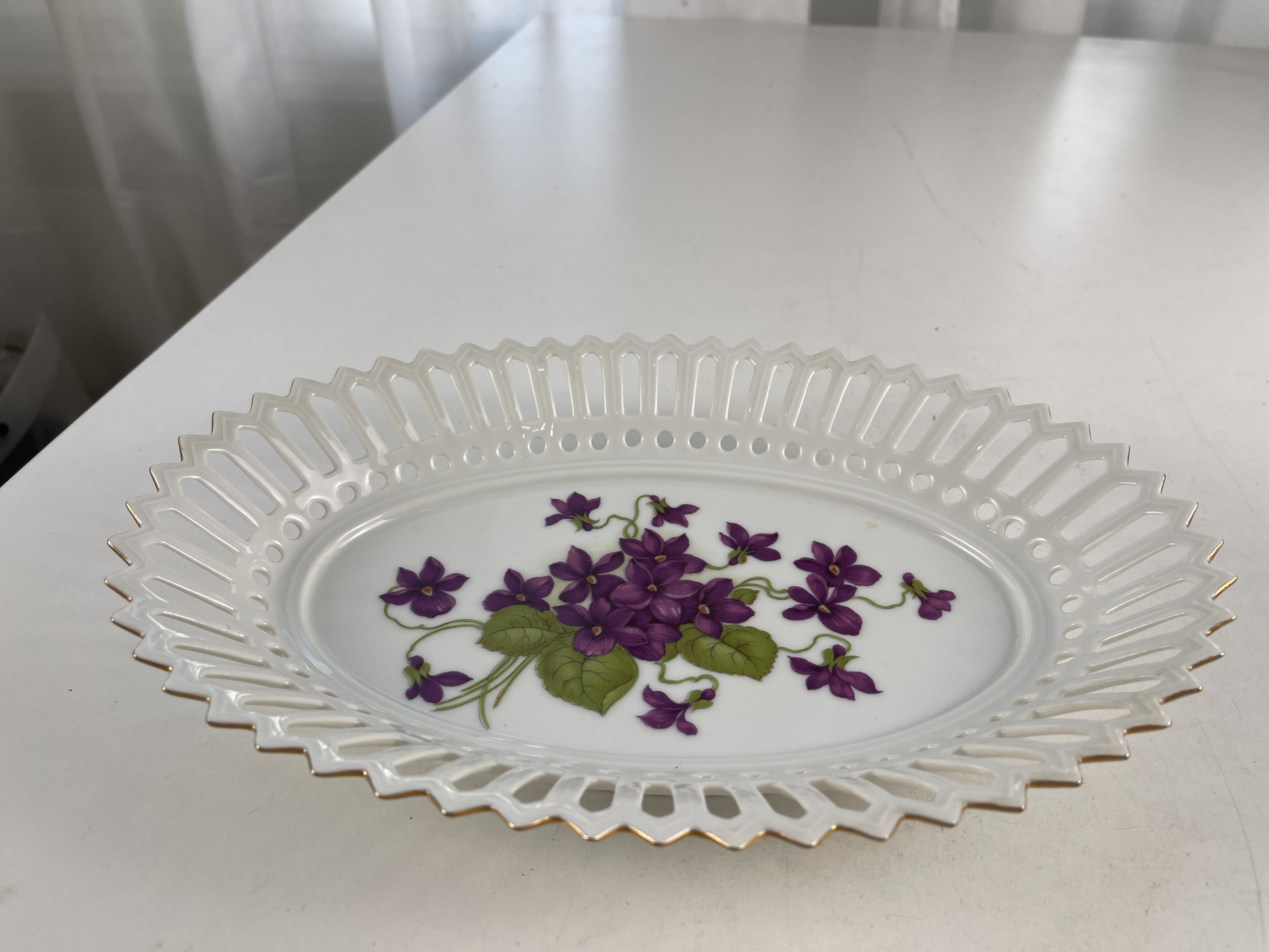 Sammler Porzellan Schale 28 x 5 cm. Guter Zustand  