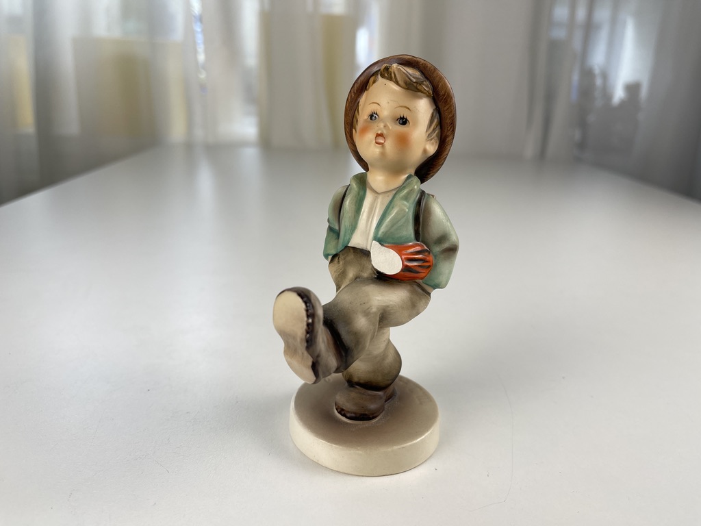  Hummel Figur 79 Hinaus in die Ferne 13 cm. 1 Wahl. Zustand siehe Fotos