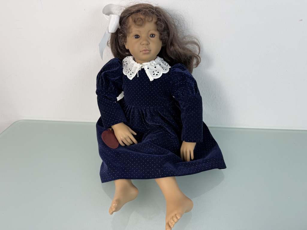Künstlerpuppe Vinyl Puppe 57 cm. Top Zustand   