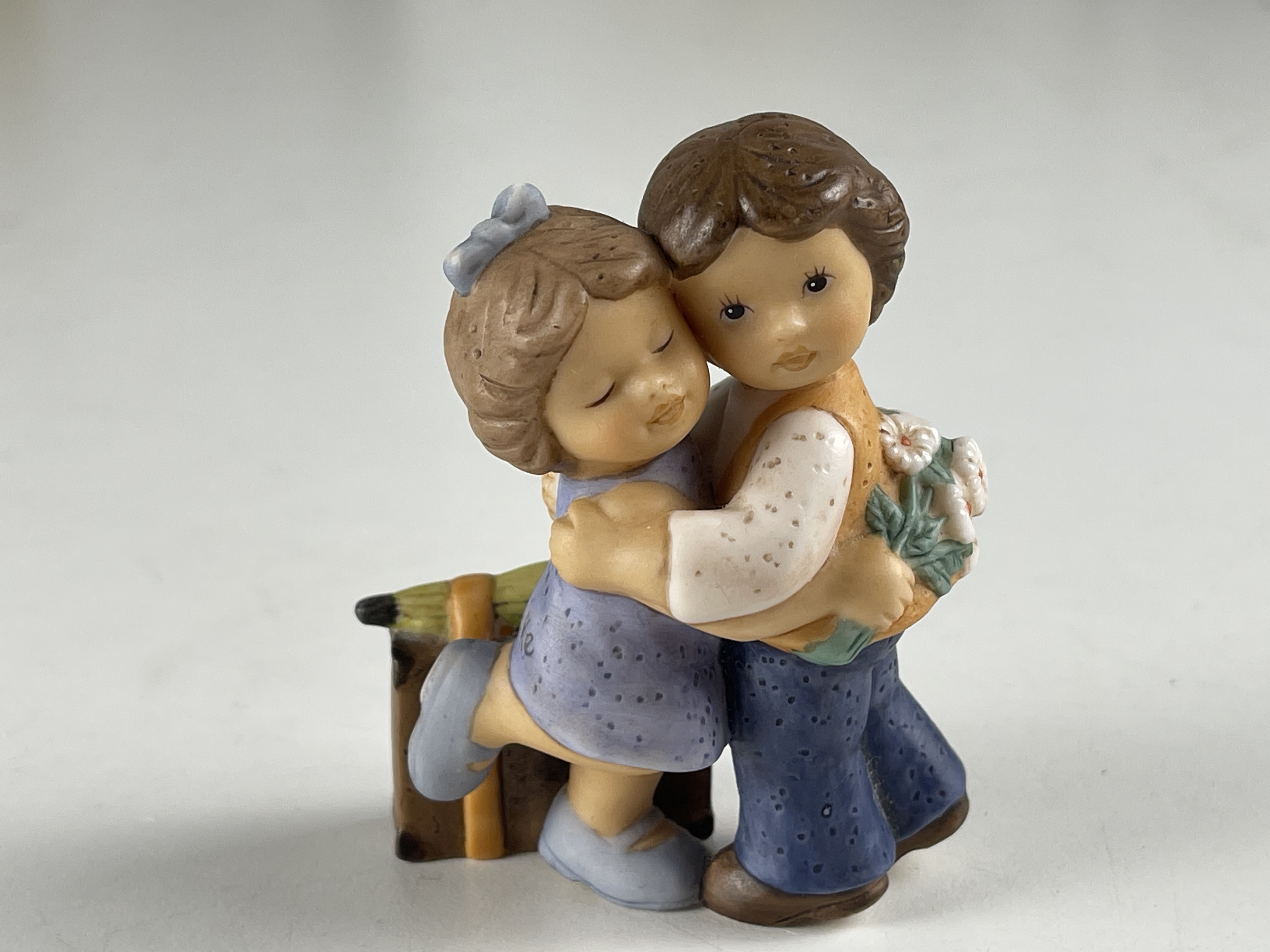  Goebel Figur Nina Marco 8 cm.- 1 Wahl. Top Zustand    