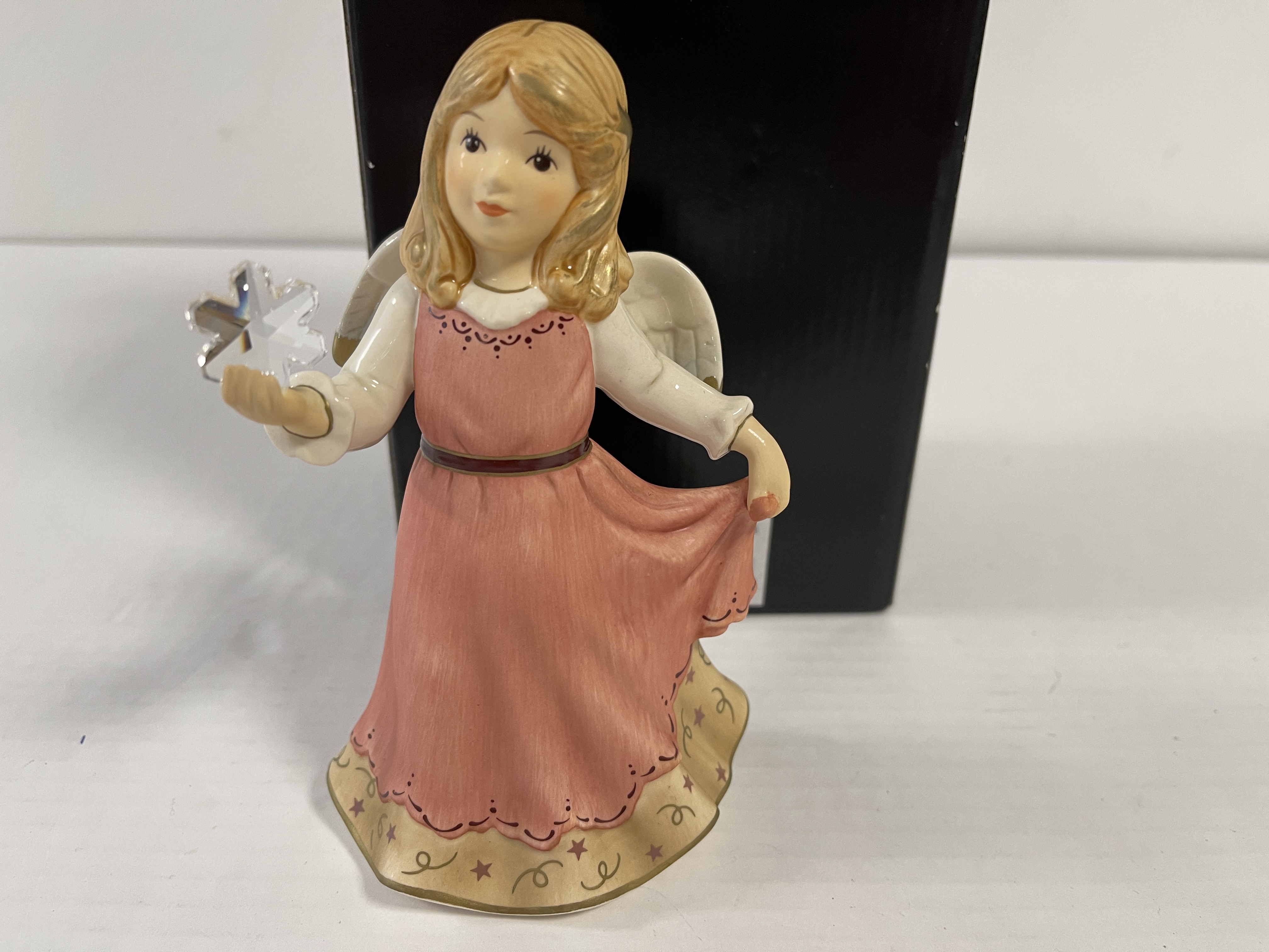 Goebel Figur Engel 2012 Jahresengel 15 cm. 1 Wahl - Top Zustand.  
