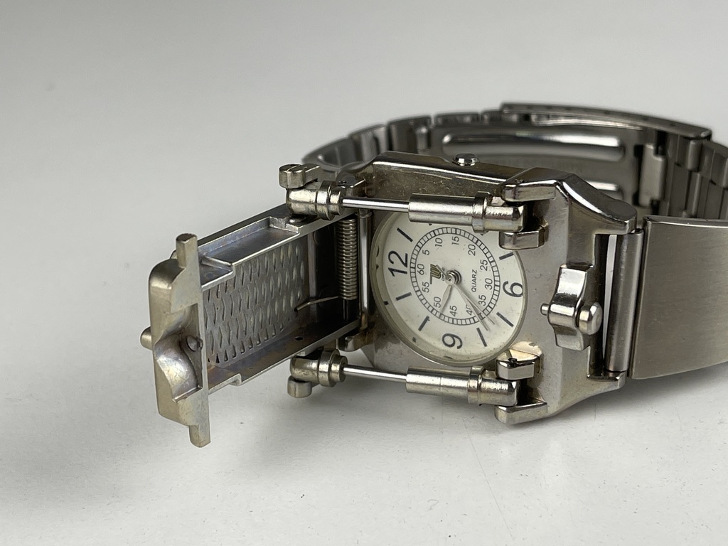 Herren Armbanduhr Quartz Zustand siehe Fotos