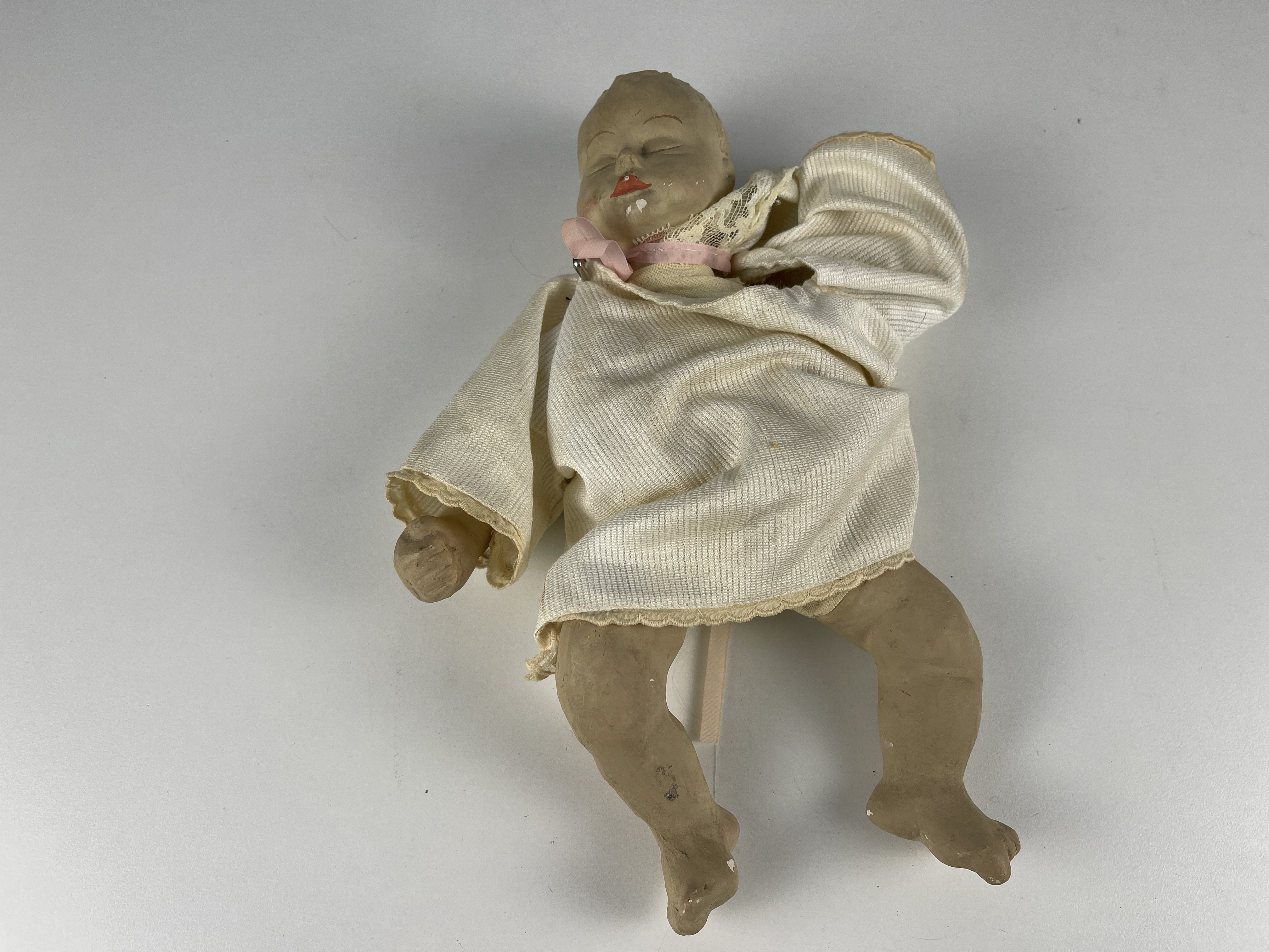 Porzellan Sammler Puppe 25 cm. Zustand siehe Fotos Raucherhaushalt