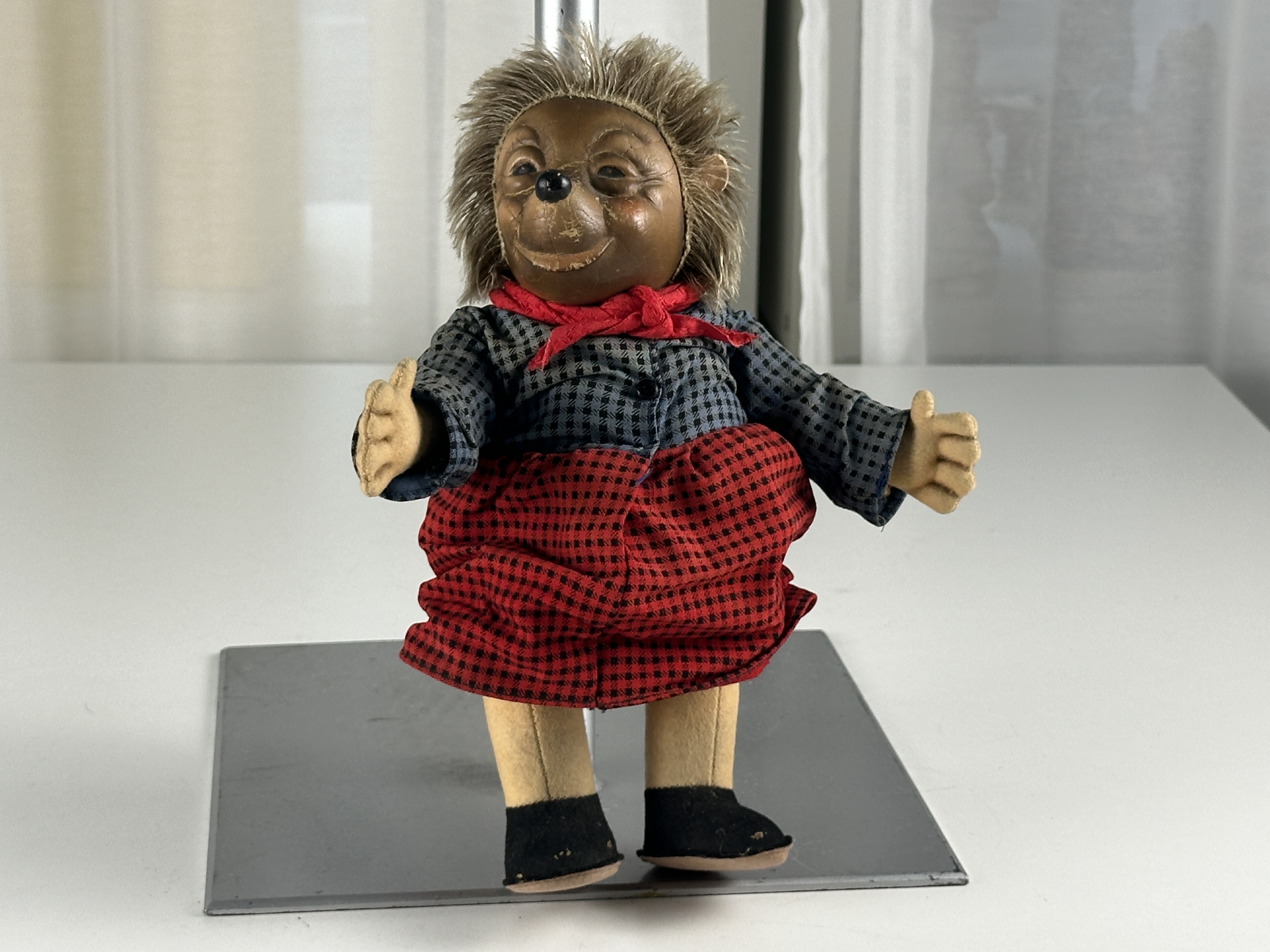 Steiff Tier Sammler Stofftier Igel Micki 26,5 cm ohne Knopf ohne Fahne
