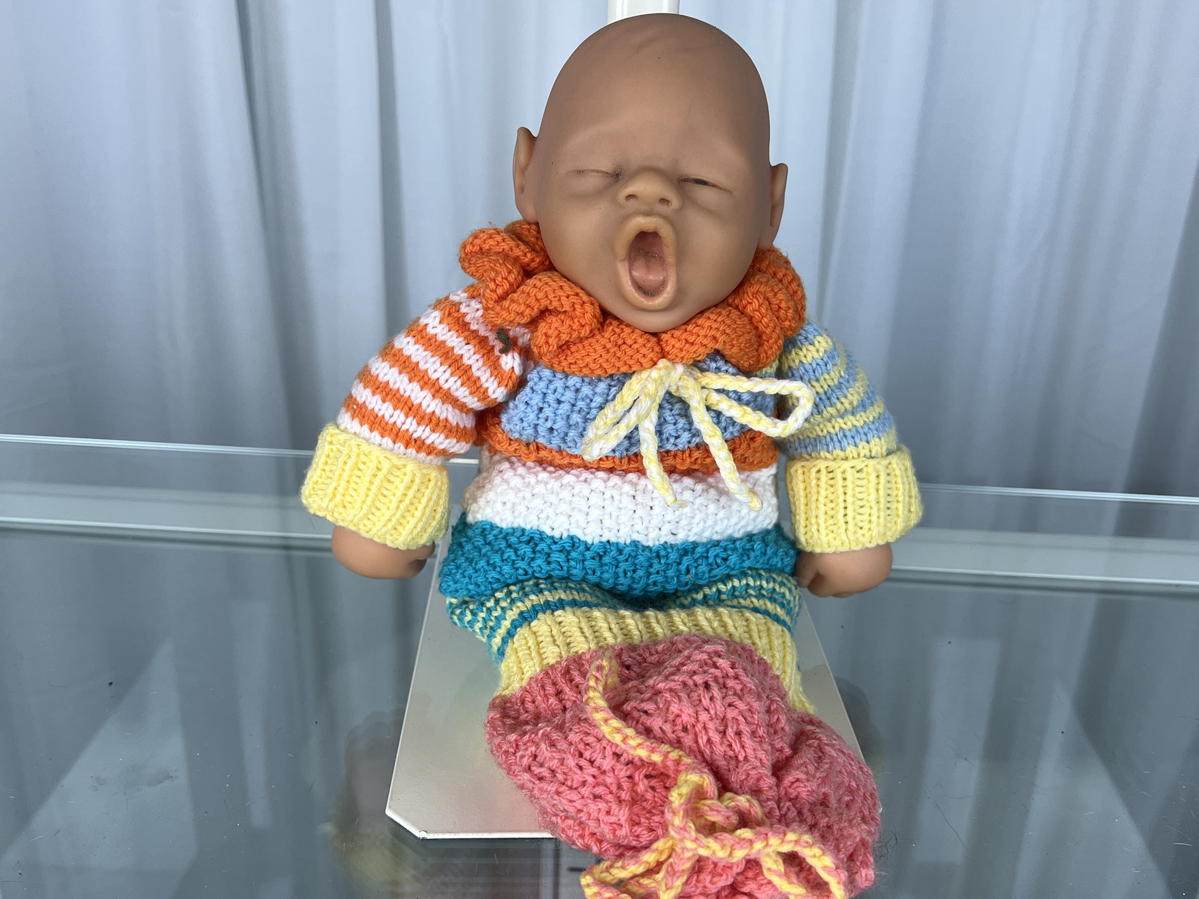 Künstlerpuppe Vinyl Puppe 35 cm. Top Zustand  