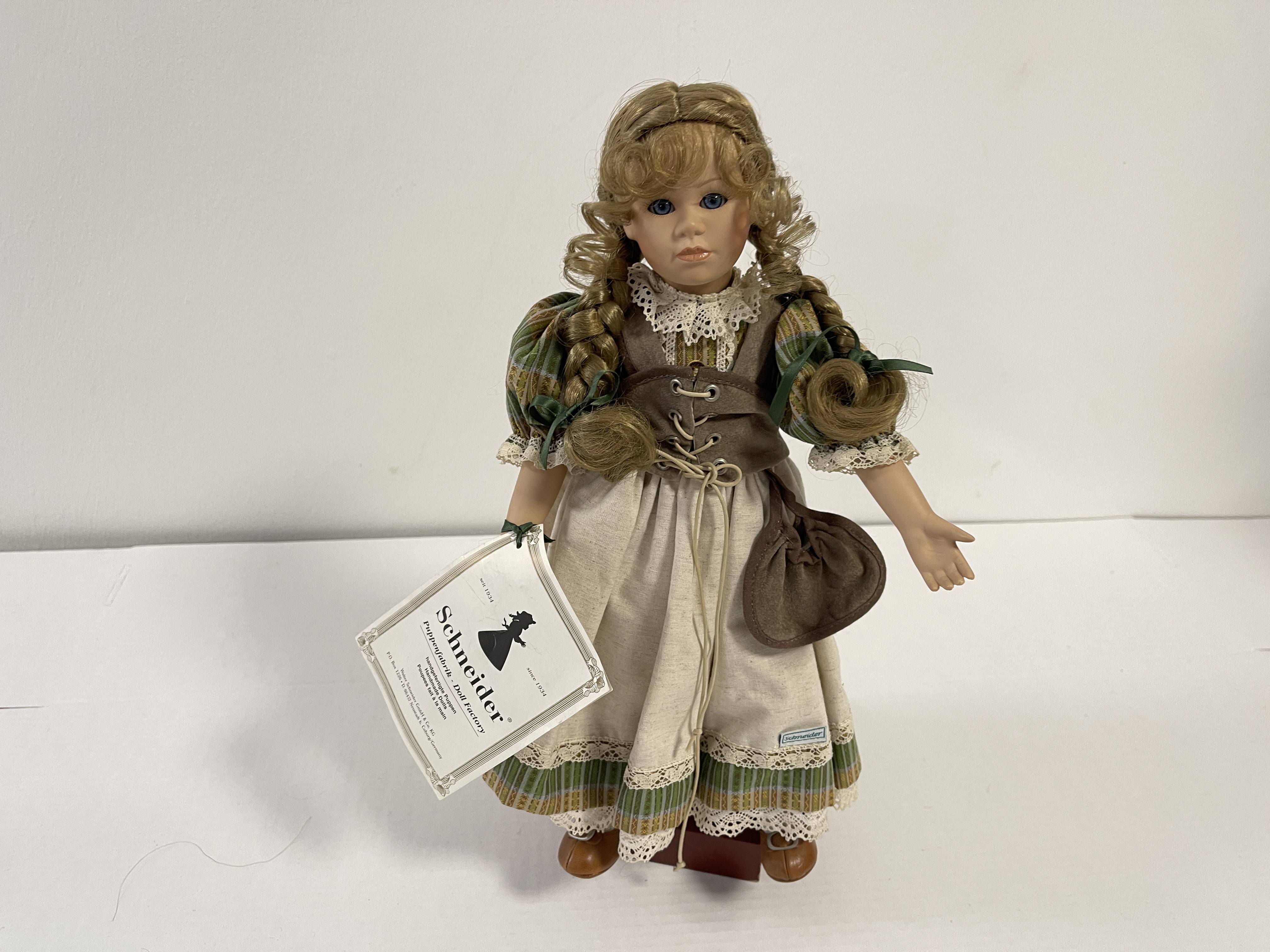 Künstlerpuppe Sammler Porzellan Puppe 39 cm. Zustand siehe Fotos   