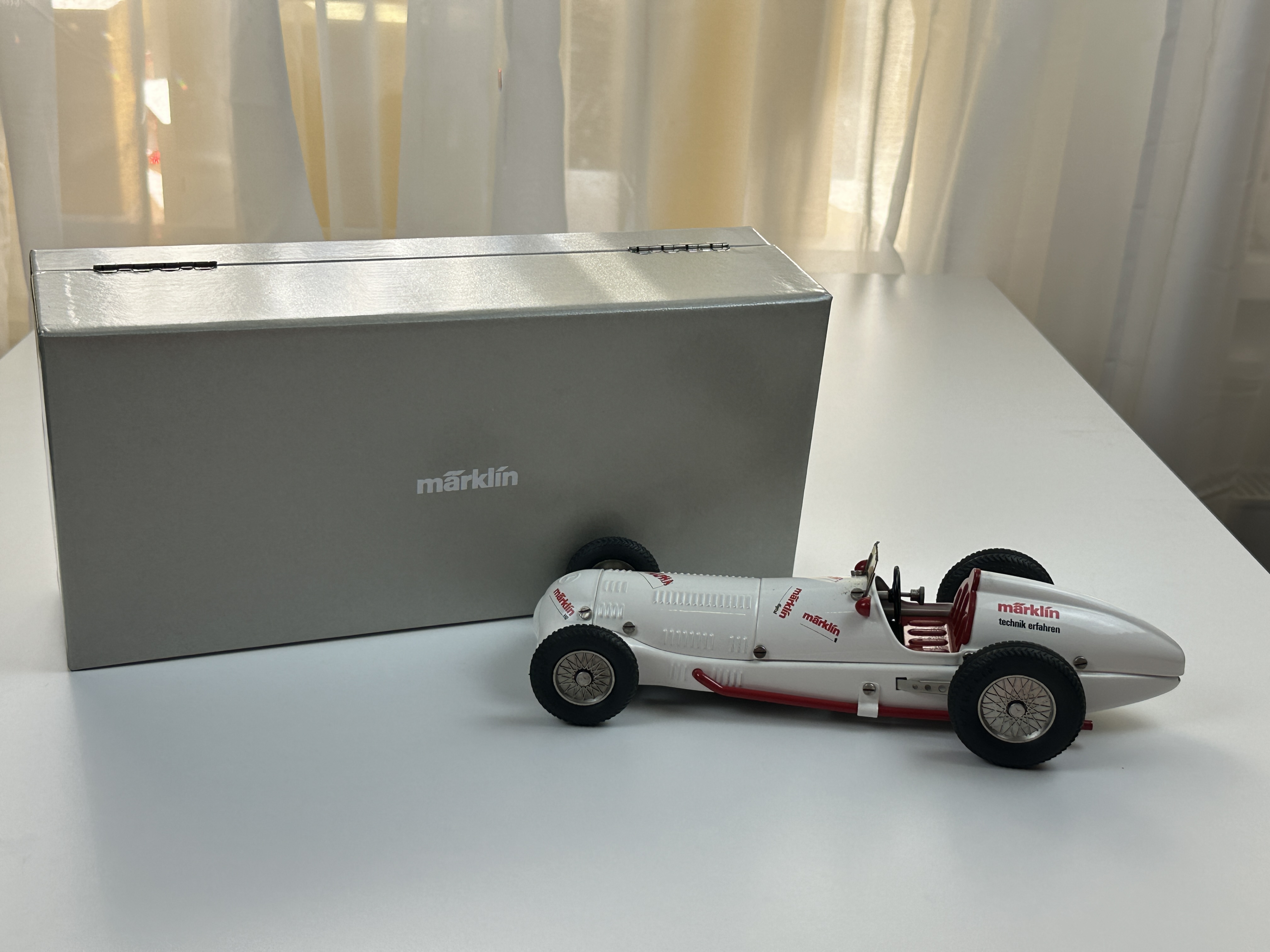 Märklin 1097 W154 Mercedes-Benz Alfa 28 x 11 x 7,5 cm. Mit OVP. Top Zustand