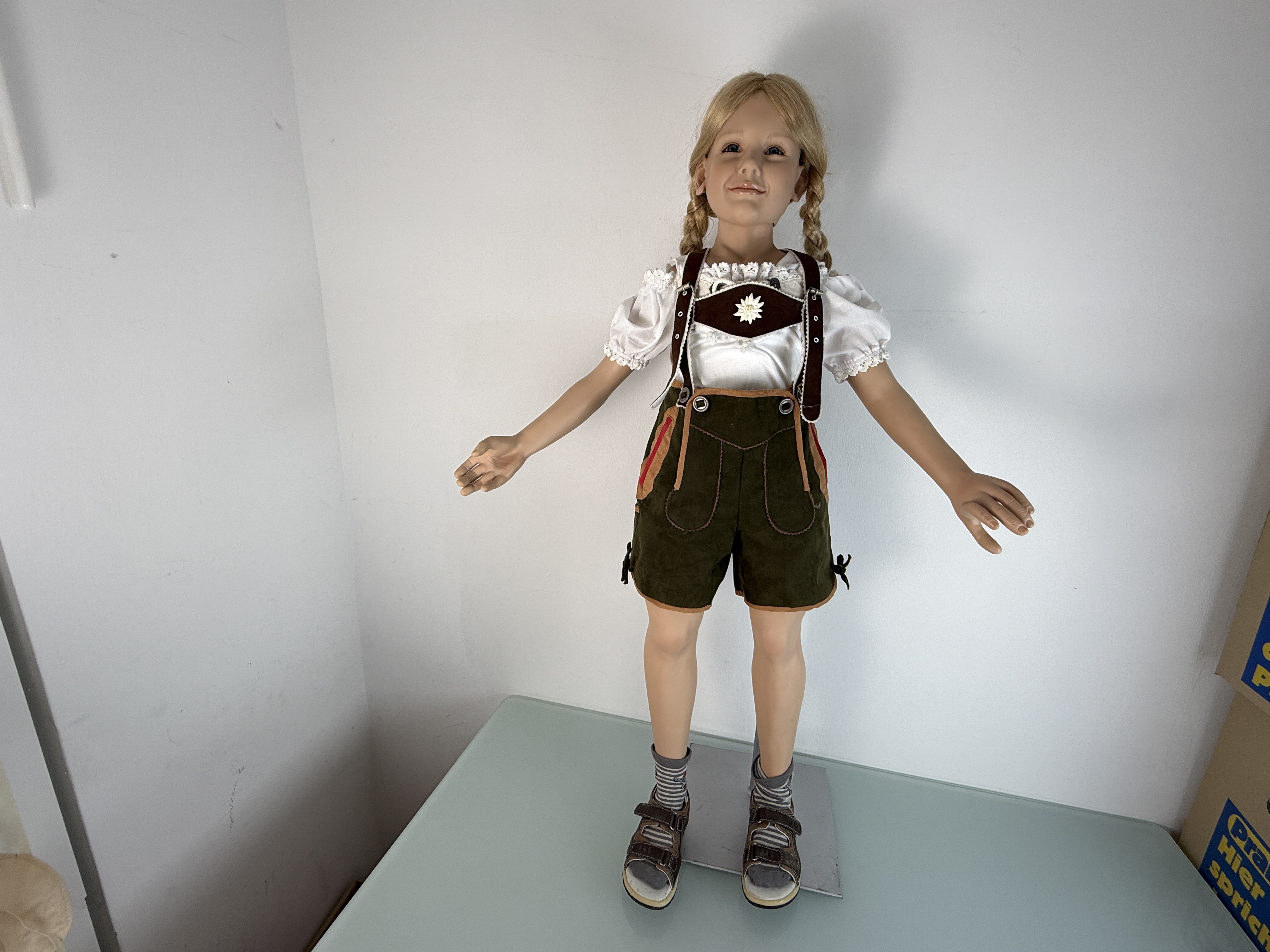 Künstlerpuppe Susan Lippl Vinyl Puppe 107 cm. Guter Zustand siehe Fotos 