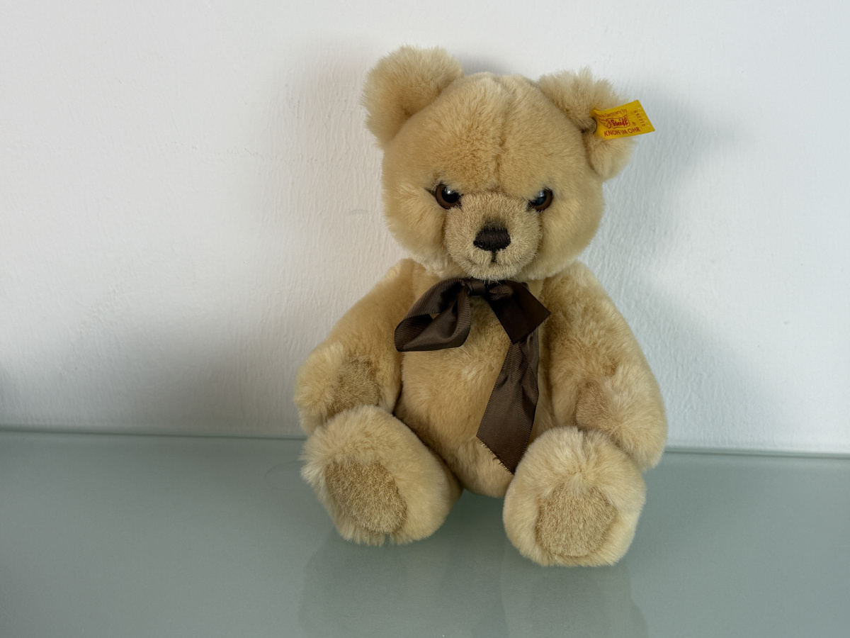 25DF29A9-93E5-498C-8B6D-