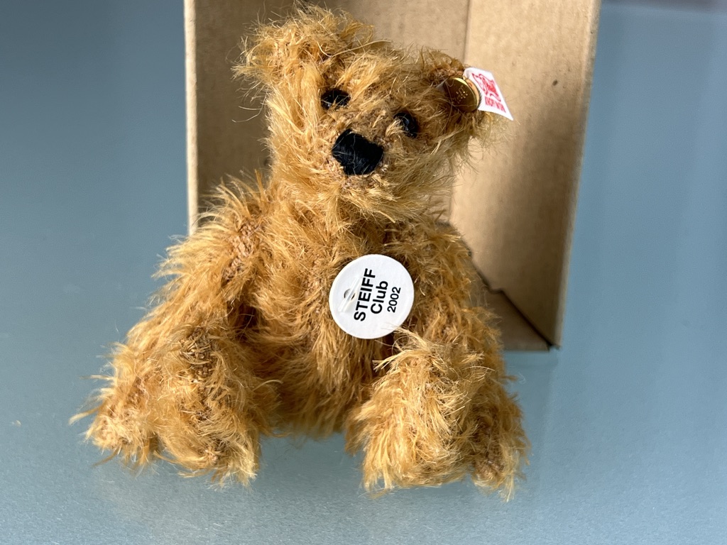 The Alfee Teddy 2002 アルフィー　テディーベア　2002 THE ALFEE テディベア alfee teddy 2002 - メルカリ