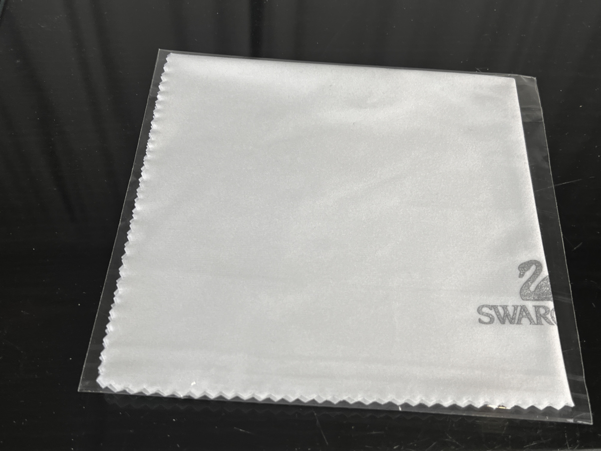 NWT Light Blue Swarovski Hard Case w/microfiber Cleaning Cloth Amazon.com: MW PRO Microfiber Cleaning Cloths Blue (12 Pack  main image 2