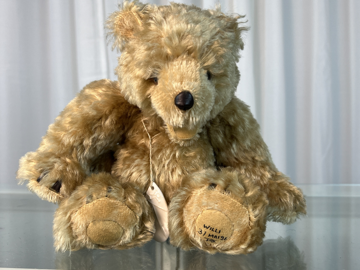 Girls Don't Cry × Steiff Teddy Bear Girls Don't Cry x Steiff Teddy Bear White - FW22 - US