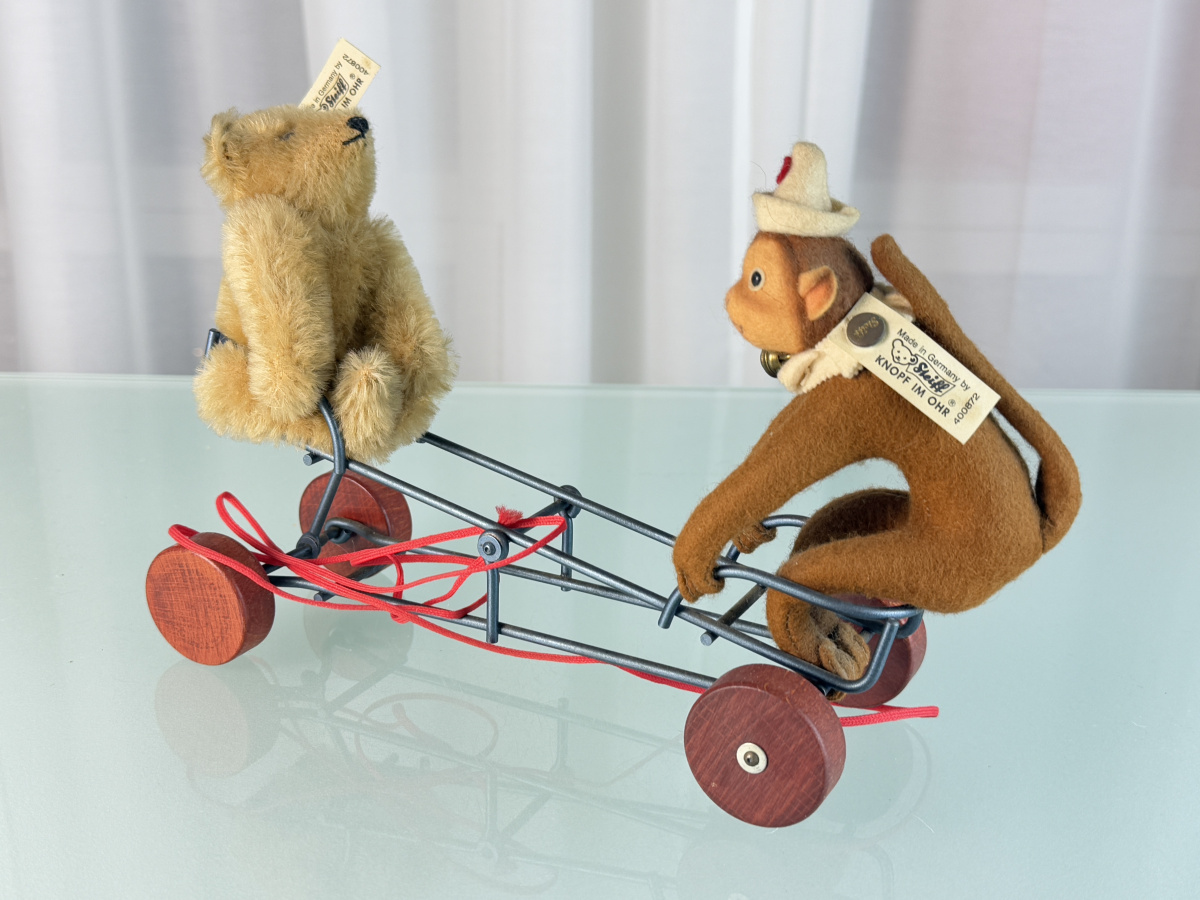 Steiff Brownie Monkey 30 Cm - Zachte Knuffelaap Met Knoop In Het Oor - Wasbaar Pluche Knuffeldier